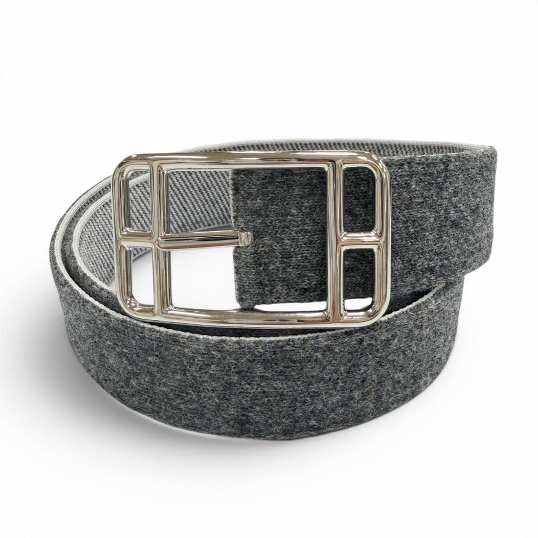 HERMES Cape Cod 32mm Woolly Silver Hardware Pin Buckle Belt, Gray, Size 85, Made in Italy, Men's: --- Catalog ---Category: SizeLength: 73.5cm - 88cm / 28.93'' - 34.64''Category: DesignType: Standard beltColor: GrayGender: MenCategory: GeneralBrand: HermesCountry of Origin: Italy--- Item List ---Se