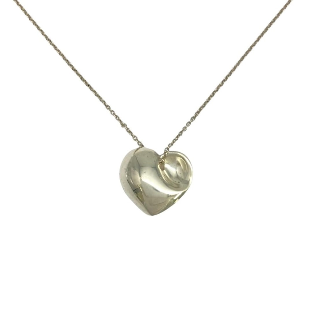 Tiffany & Co. Fold Heart Necklace, SV925, 5.3g, Silver, Women's.: --- Catalog ---Category: SizePendant Size: 15mm x 16mm / 0.59'' x 0.62''Neck Circumference: 41 cm / 16.14''Category: DesignColor: SilverGender: WomenMaterial: Silver 925Necklace Type: NecklaceCategory