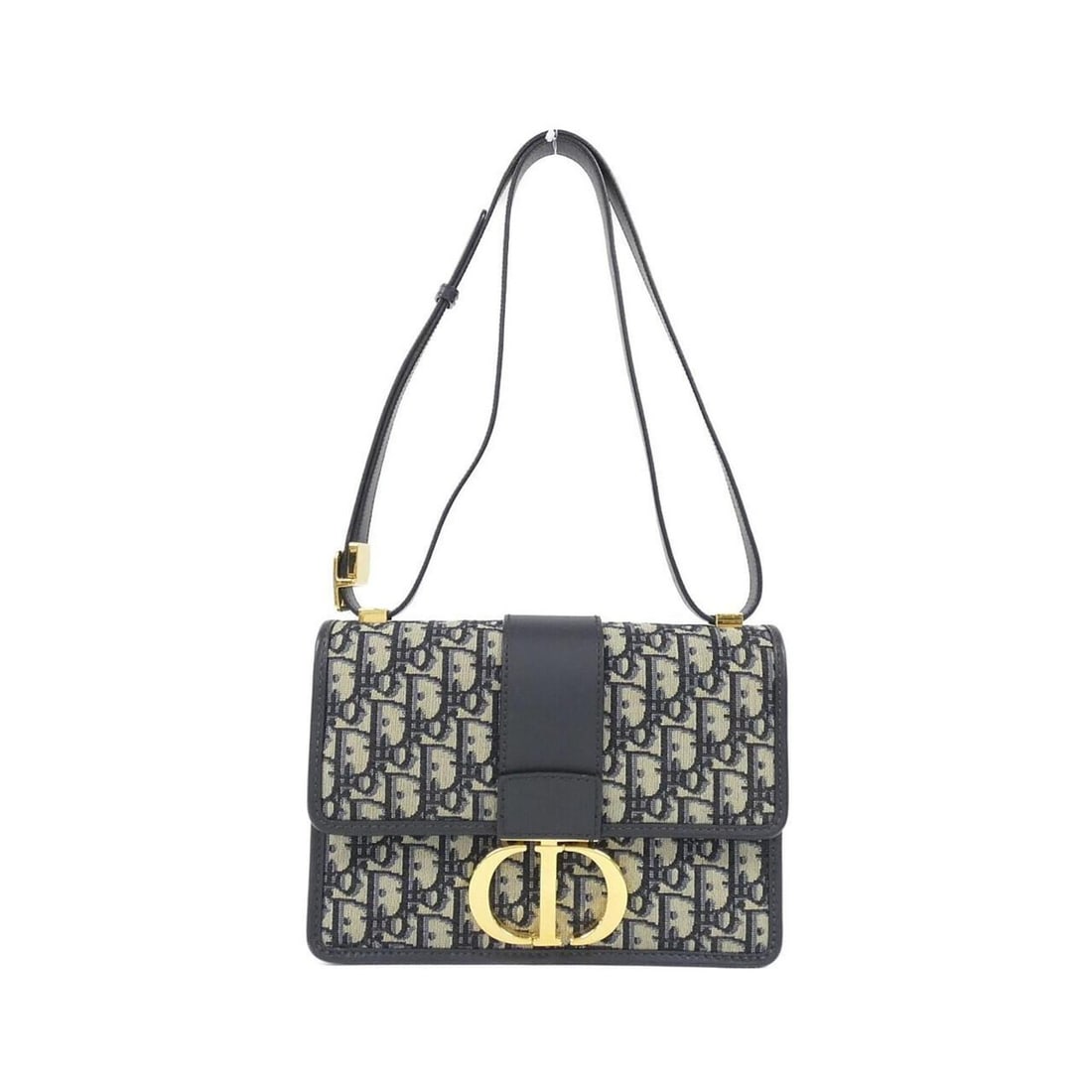 Christian Dior DIOR OBLIQUE 30 Montaigne M9203UTZQ Shoulder Bag: --- Catalog ---Category: SizeSize (HxWxD): 17cm x 24cm x 6cm / 6.69'' x 9.44'' x 2.36''Category: DesignType: Shoulder bagColor: BlueGender: MenMaterial: Canvas Hardware Color: GoldCategory: