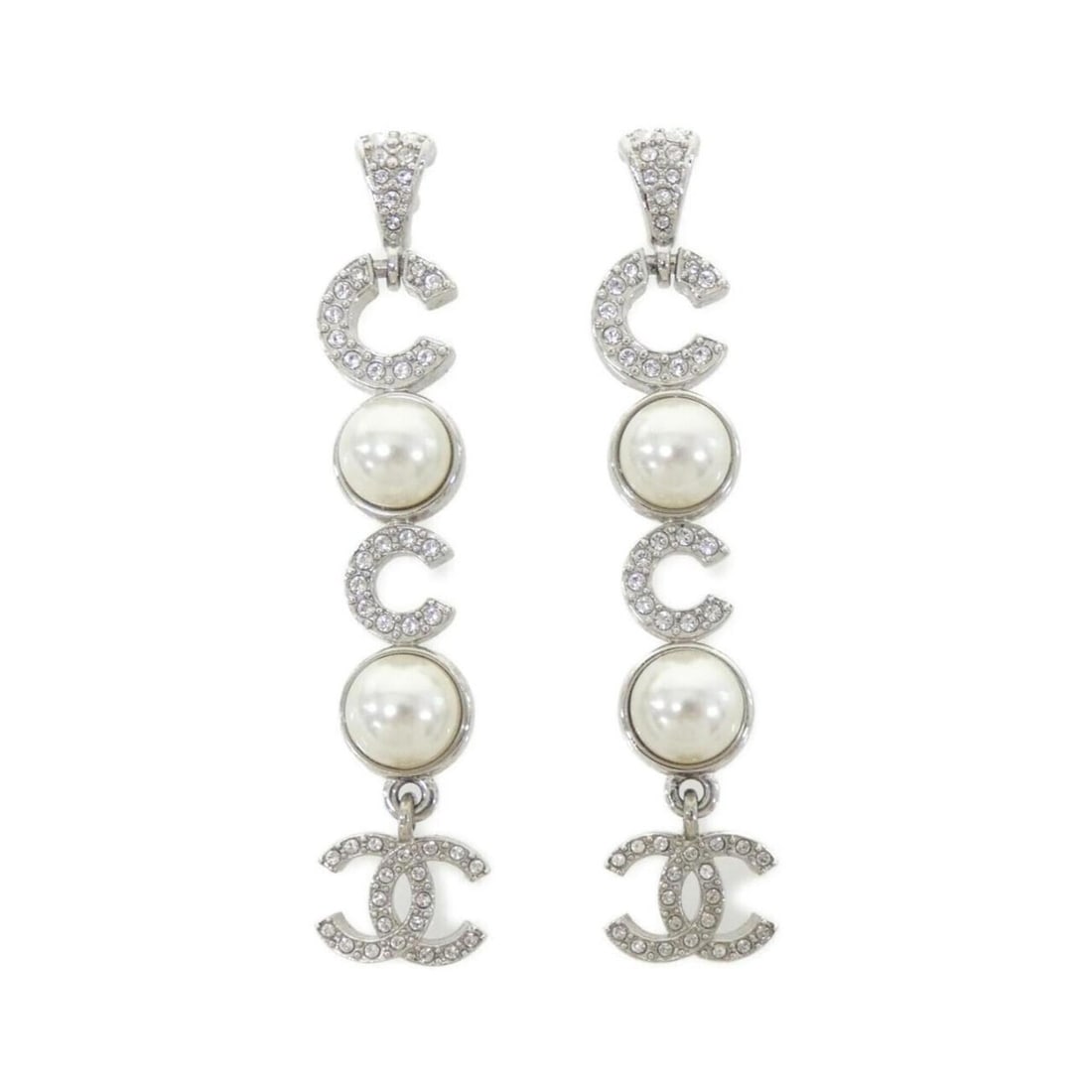 Chanel earrings: --- Catalog ---Category: SizeSize (HxWxD): 64.00mm x 13.00mm / 2.52'' x 0.51''Category: DesignType: Drop earringsColor: Silver, WhiteStone: Artificial pearl, CrystalGender: WomenCategory:
