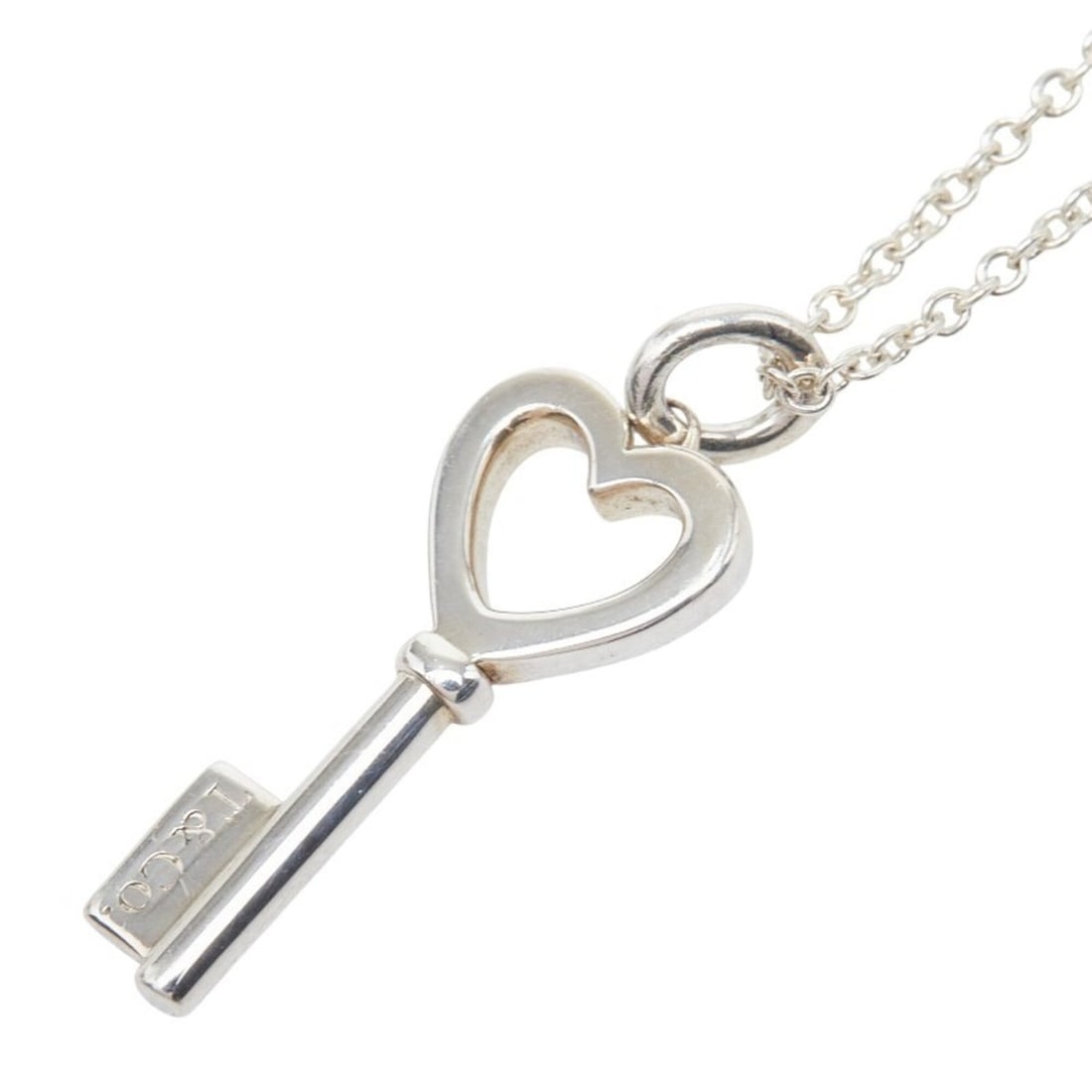 Tiffany & Co. Heart Key Chain Pendant Necklace, SV925 Silver, Women's.: --- Catalog ---Category: SizePendant Size: 23mm x 8.1mm / 0.9'' x 0.31''Neck Circumference: 40 cm / 15.74''Category: DesignColor: SilverGender: WomenMaterial: Silver 925Necklace Type: Pendant necklace