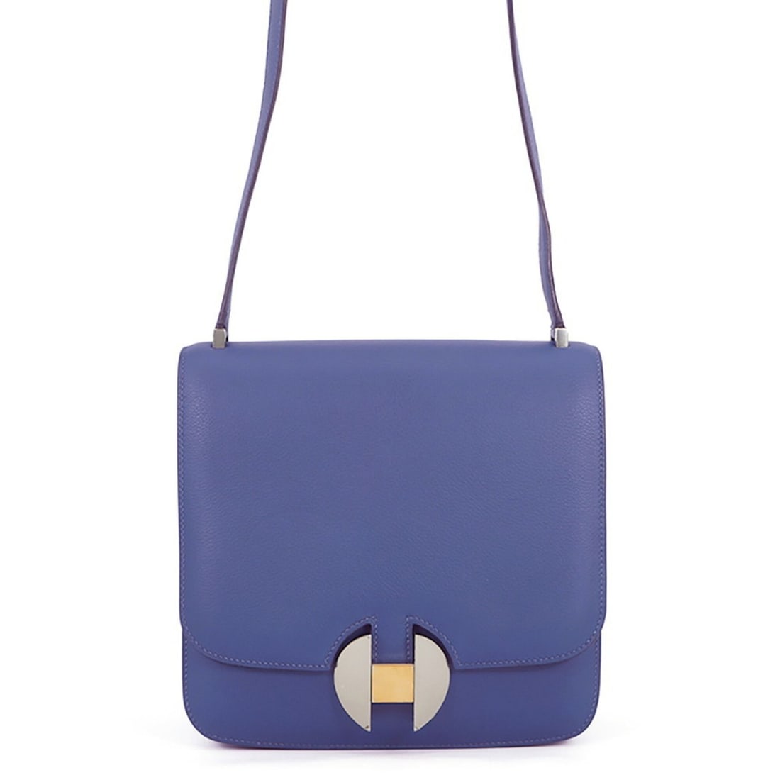 Hermes Shoulder Bag 2002 20 Blue Brighton Evercolor D Stamp Handbag HERMES: --- Catalog ---Category: SizeWeight: 750g / 1.65lb.Size (HxWxD): 19cm x 20cm x 3.5cm / 7.48'' x 7.87'' x 1.37''Strap Length: 75cm - 97cm / 29.52'' - 38.18''Category: DesignType: Handbag, Shoulder bagC