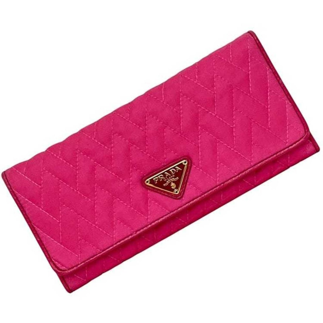 Prada bi-fold long wallet, pink Fuxia Tessuto IMPUNTU 1M1132, nylon leather quilted, 107 PRADA: --- Catalog ---Category: SizeSize (HxWxD): 9cm x 19cm x 2.5cm / 3.54'' x 7.48'' x 0.98''Category: DesignType: Long wallet (bi-fold)Color: Fuxia, PinkGender: WomenMaterial: Nylon , Leather Category: Ge