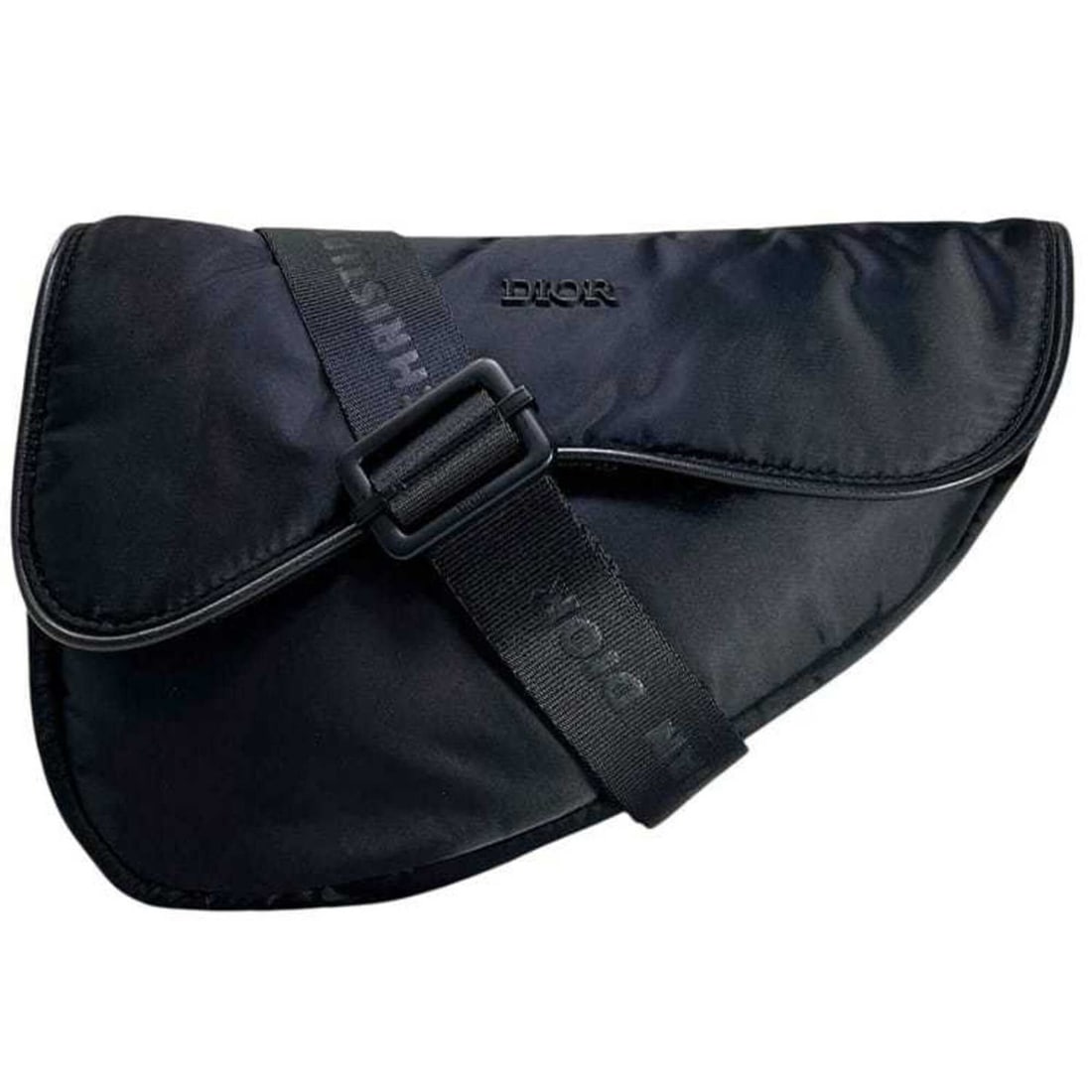 Christian Dior Shoulder Bag Saddle Black Body Nylon 27-BO-1108: --- Catalog ---Category: SizeSize (HxWxD): 14cm x 20cm x 4cm / 5.51'' x 7.87'' x 1.57''Category: DesignType: Saddle bag, Shoulder bag, Sling bagColor: BlackGender: Women,MenMaterial: Nylon Category: G