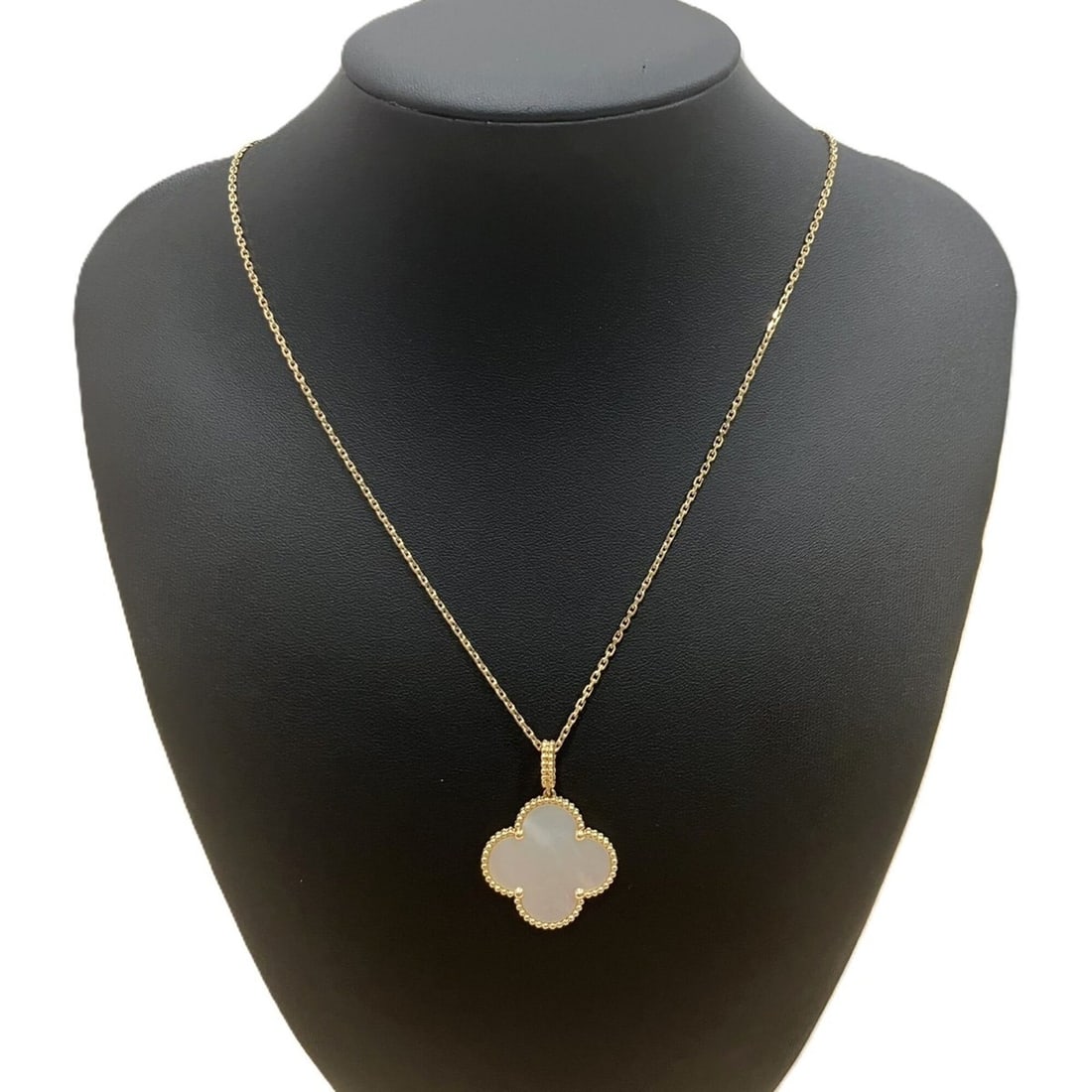 Van Cleef & Arpels VAN CLEEF&ARPELS VCAR049L00 Magic Alhambra Long Shell Necklace (1 of 11)