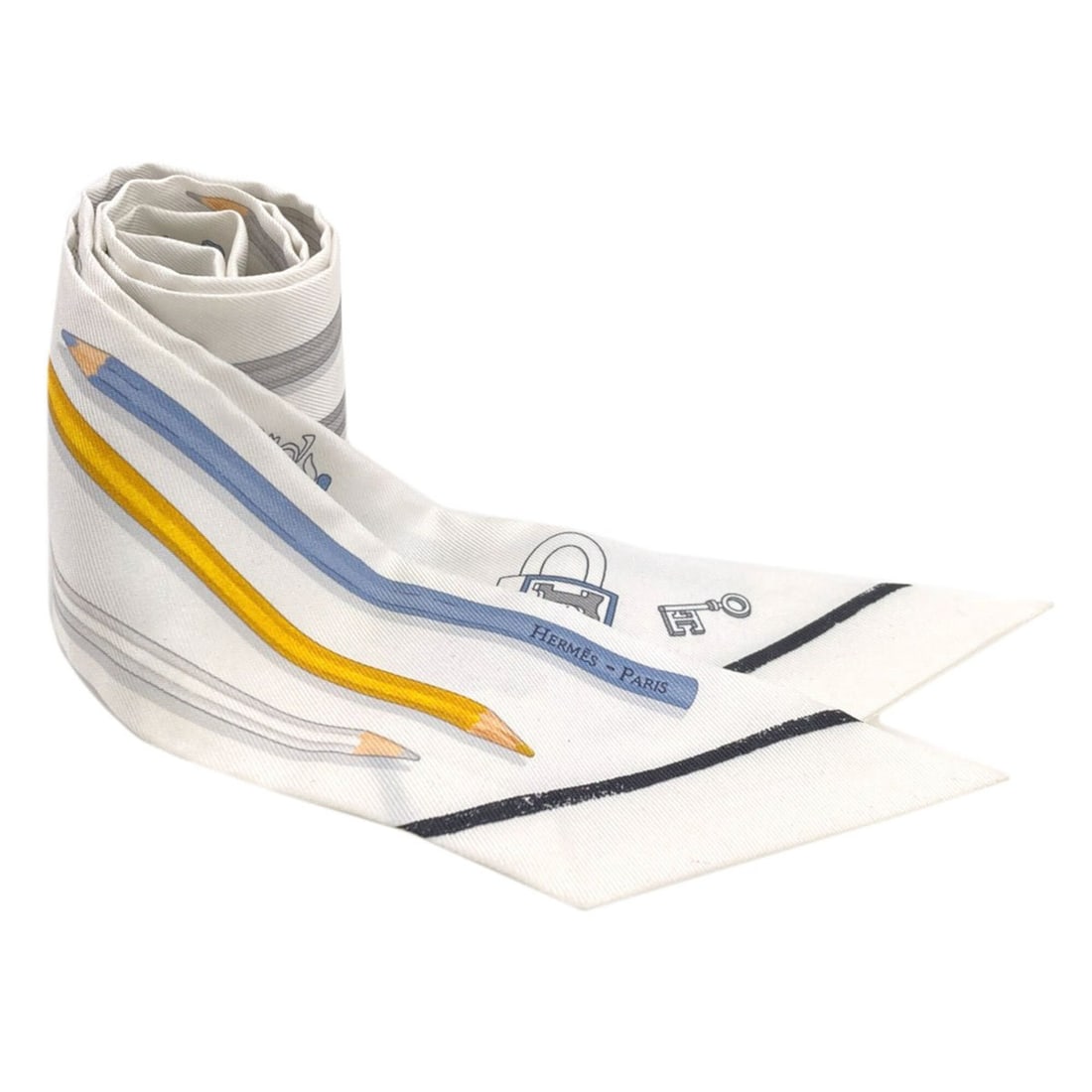 Hermes Twilly Scarf Muffler Silk Women's HERMES: --- Catalog ---Category: SizeSize (LxW): 85cm x 5cm / 33.46'' x 1.96''Category: DesignType: ScarfColor: WhiteGender: WomenMaterial: Silk Category: GeneralLine: TwillyBrand: Hermes--- Item List