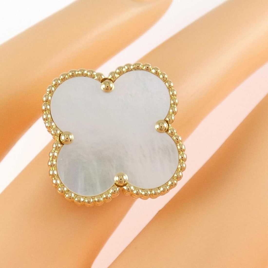 Van Cleef & Arpels Magic Alhambra Ring - 5