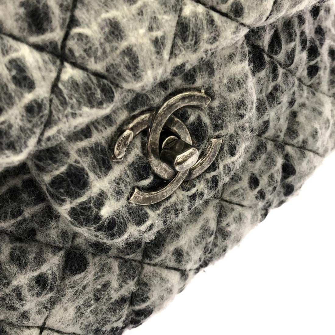 Chanel shoulder bag - 5