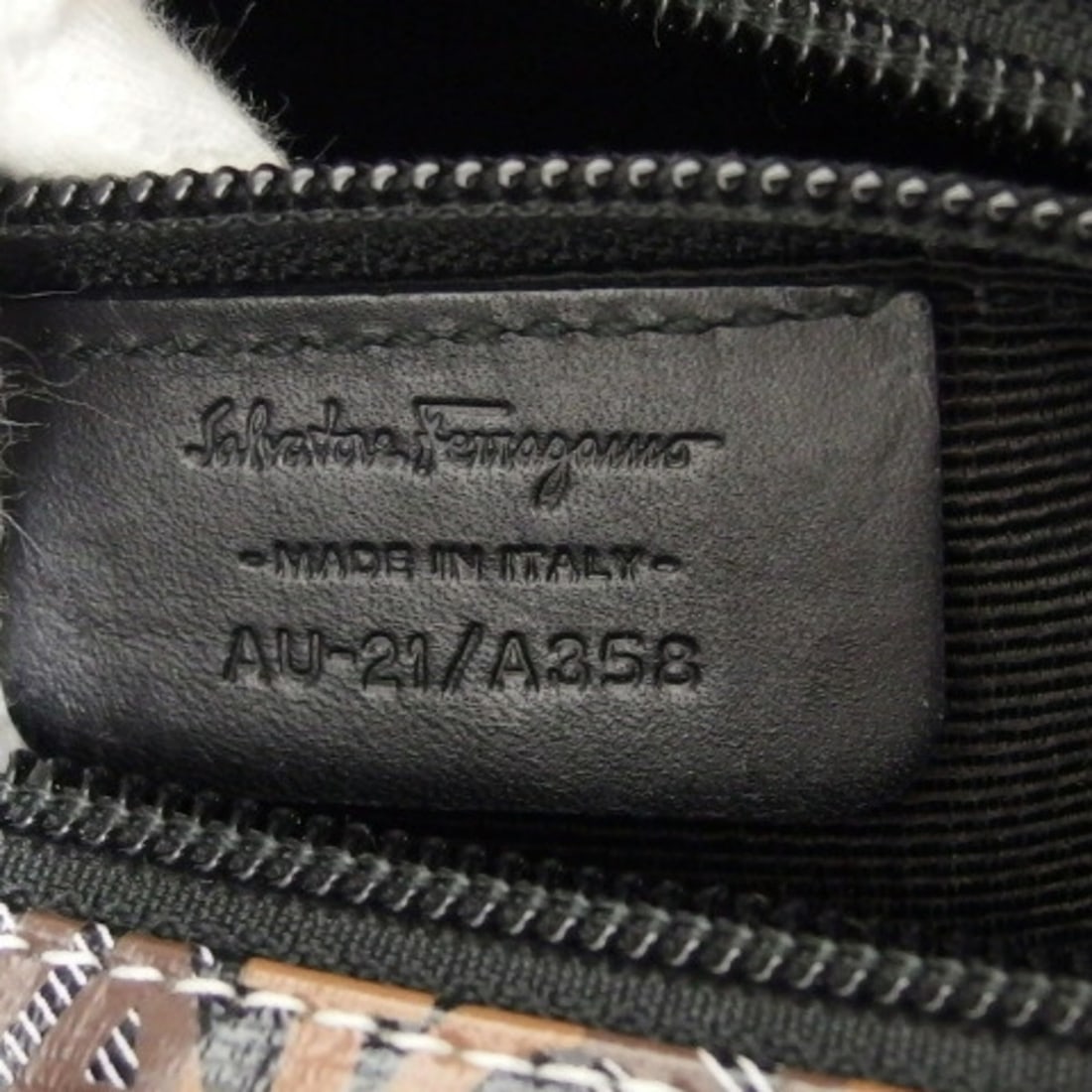 Salvatore Ferragamo printed bag - 8