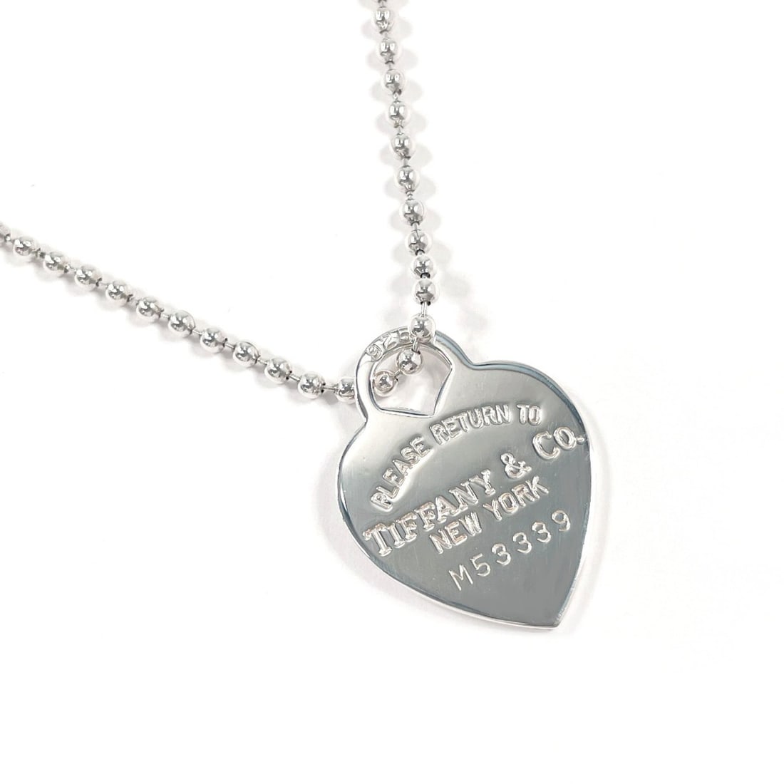 TIFFANY&Co. Tiffany Heart Tag Return to Silver Necklace, Sterling 925, Women's: --- Catalog ---Category: SizePendant Size: 30mm x 23mm / 1.18'' x 0.9''Neck Circumference: 75.5 cm / 29.72''Category: DesignColor: SilverGender: WomenMaterial: Silver 925Necklace Type: NecklaceCategor