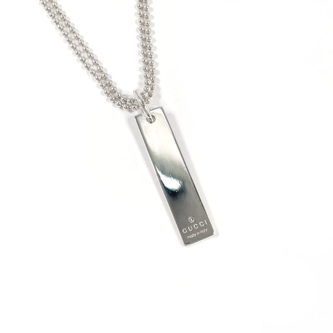 GUCCI Plate Double Ball Chain Necklace 010595 09840 0006, Sterling Silver 925, Unisex: --- Catalog ---Category: SizePendant Size: 42.8mm x 9.8mm / 1.68'' x 0.38''Neck Circumference: 51 cm / 20.07''Category: DesignColor: SilverGender: Men,WomenMaterial: Silver 925Necklace Type: NecklaceC