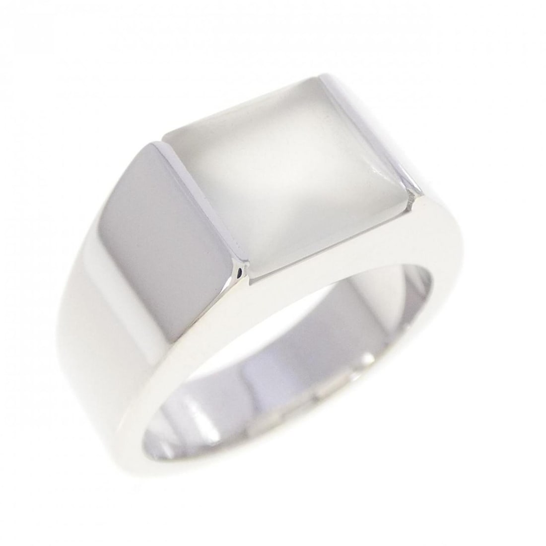 Cartier Tank Ring: --- Catalog ---Category: SizeUS Size: 6Brand Size: 51Category: DesignType: Band ringStone: MoonstoneGender: WomenMaterial: White gold (18K)Category: GeneralBrand: Cartier--- Item List ---Section: