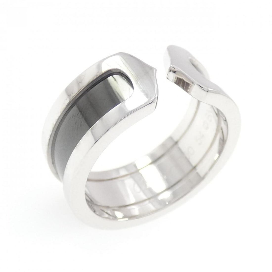 Cartier C2 Ring: --- Catalog ---Category: SizeWidth: 8.2mm / 0.32''Weight: 10.7g / 0.37oz.JP Size: 14US Size: 7Category: DesignType: Band ringGender: WomenMaterial: White gold (18K)Category: GeneralLine: C2Brand: