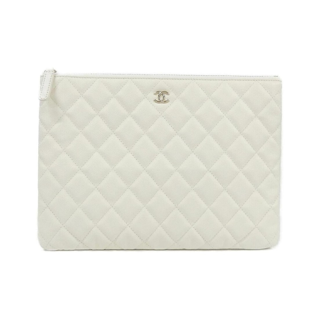 Chanel 82545 Handbag Pouch: --- Catalog ---Category: SizeSize (HxWxD): 20cm x 27.5cm x 1cm / 7.87'' x 10.82'' x 0.39''Category: DesignType: Clutch bag, PouchColor: WhiteGender: WomenMaterial: Grained Calfskin Category: