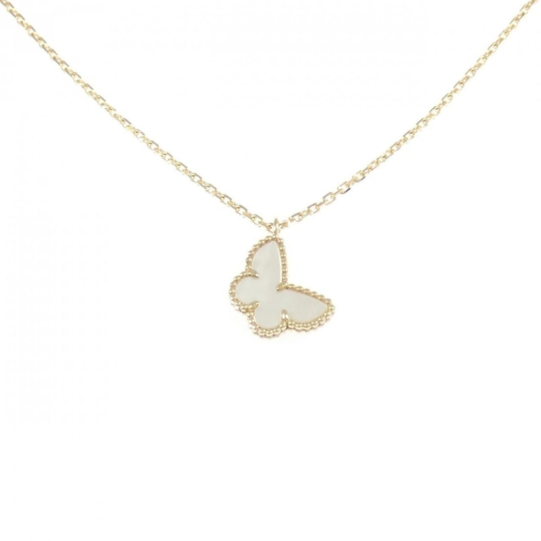 Van Cleef & Arpels Sweet Alhambra Necklace: --- Catalog ---Category: SizePendant Size: 12.7mm x 10.1mm / 0.49'' x 0.39''Neck Circumference: 39 cm - 41 cm / 15.35'' - 16.14''Category: DesignGender: WomenMaterial: Yellow gold (18K)Pendant Type:
