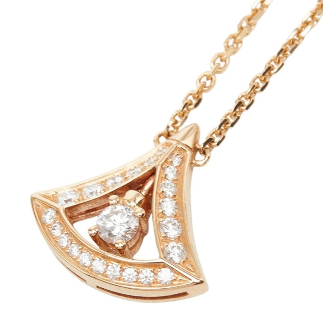 BVLGARI Diva's Dream Necklace, 18K Pink Gold, Diamonds, Women's.: --- Catalog ---Category: SizePendant Size: 12.3mm x 13.4mm / 0.48'' x 0.52''Neck Circumference: 44.5 cm / 17.51''Category: DesignStone: DiamondGender: WomenMaterial: Pink gold (18K)Necklace Type: Neck