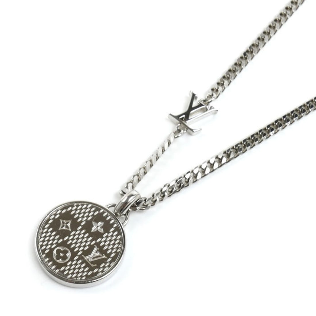 LOUIS VUITTON Louis Vuitton Metal Pendant Damier Staple Necklace M02446 45 50 55cm Men's: --- Catalog ---Category: SizePendant Size: 29.5mm x 21.4mm / 1.16'' x 0.84''Neck Circumference: 45 cm - 55 cm / 17.71'' - 21.65''Category: DesignGender: MenMaterial: MetalNecklace Type: NecklaceCatego