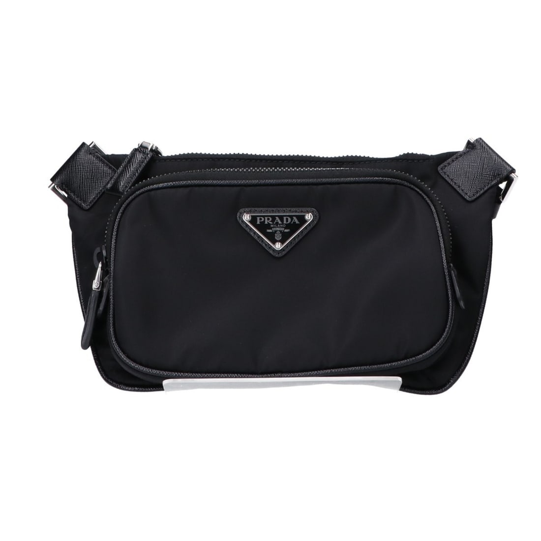 PRADA (Prada) Excellent Condition 2VH128 Re-Nylon x Saffiano Leather Shoulder Bag Black Silver: --- Catalog ---Category: SizeSize (HxWxD): 14cm x 26cm x 3cm / 5.51'' x 10.23'' x 1.18''Category: DesignType: Shoulder bagColor: BlackGender: MenHardware Color: SilverCategory: GeneralBrand: Prada--- 