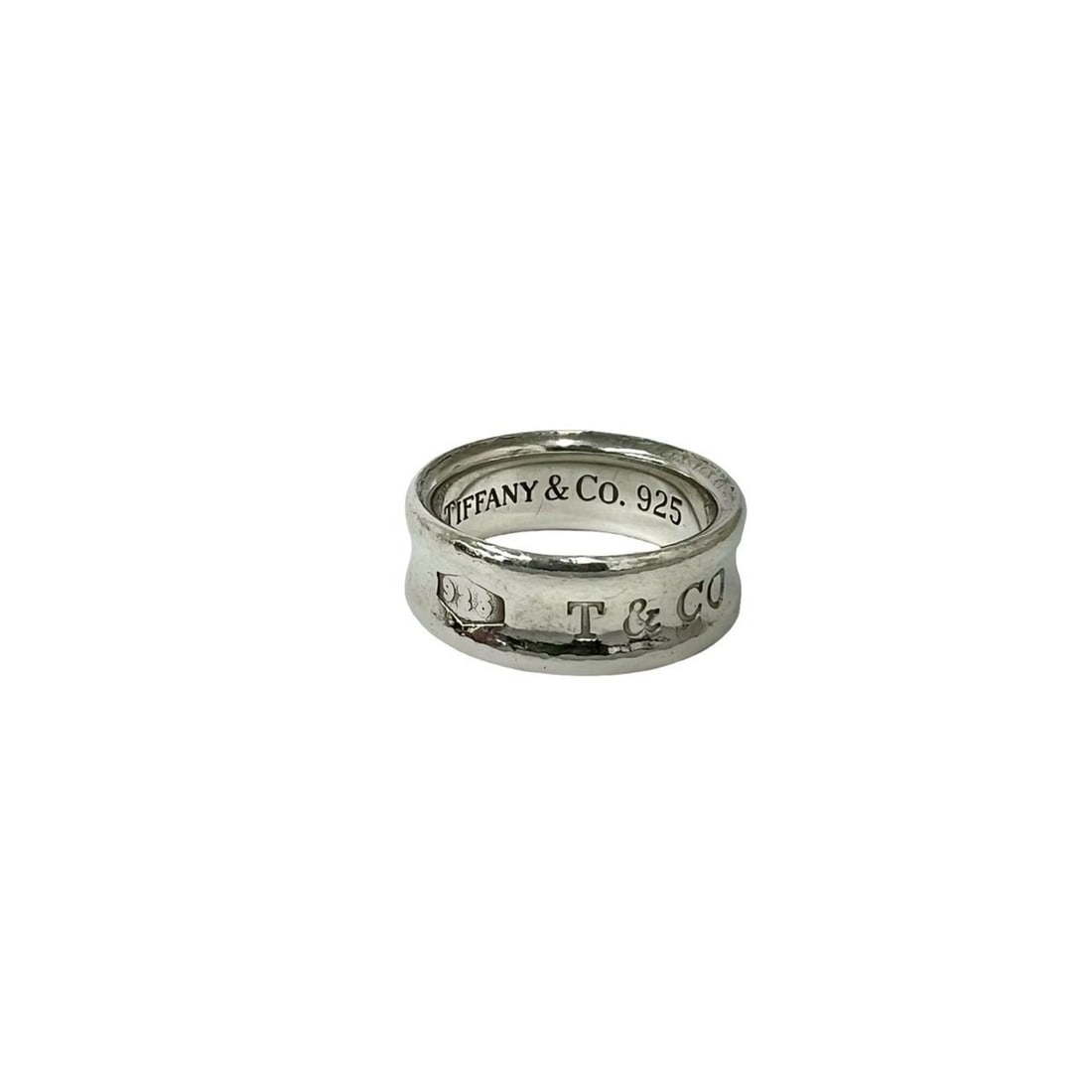 TIFFANY&Co. Tiffany Vintage Narrow Ring, Sterling Silver 925, Accessory, Silver, Item Number 32895: --- Catalog ---Category: SizeJP Size: 10US Size: 5.5Category: DesignType: Band ringColor: SilverGender: WomenMaterial: Silver 925Category: GeneralBrand: Tiffany--- Item List ---Section: ConditionRanki