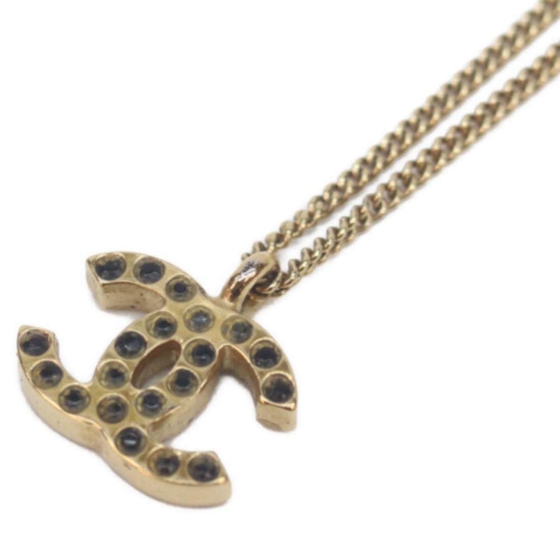 CHANEL 01A Coco Mark Black Stone Necklace Gold Women's: --- Catalog ---Category: SizePendant Size: 11mm / 0.43''Neck Circumference: 25 cm / 9.84''Category: DesignColor: Black, GoldGender: WomenMaterial: MetalNecklace Type: NecklaceCategory: GeneralBrand: C