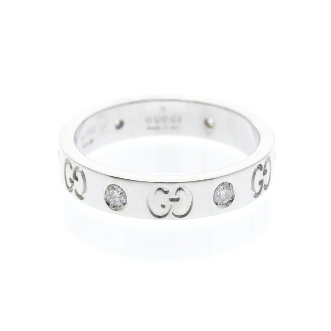 Gucci Icon Ring Diamond White Gold (18K) Fashion Diamond Band Ring Silver: --- Catalog ---Category: SizeWidth: 4mm / 0.16''Weight: 4.5g / 0.15oz.JP Size: 12US Size: 6 1/2Brand Size: 13Category: DesignType: Band ringColor: SilverMetal: White GoldStone: DiamondStyle: FashionGe