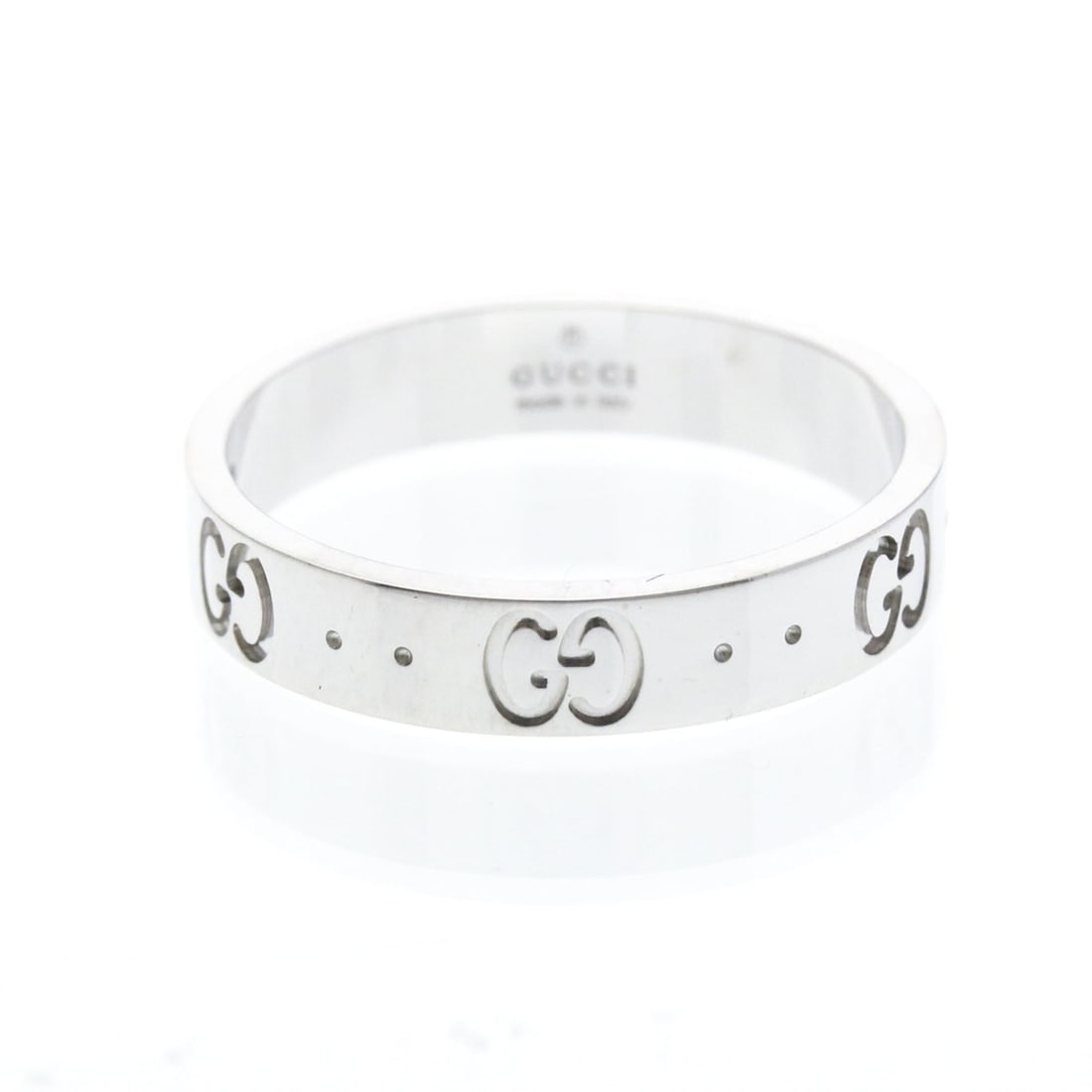 Gucci Icon Ring White Gold (18K) Fashion No Stone Band Ring Silver: --- Catalog ---Category: SizeWidth: 4mm / 0.16''Weight: 4.2g / 0.14oz.JP Size: 15US Size: 7 1/2Brand Size: 16Category: DesignType: Band ringColor: SilverMetal: White GoldStone: No StoneStyle: FashionG