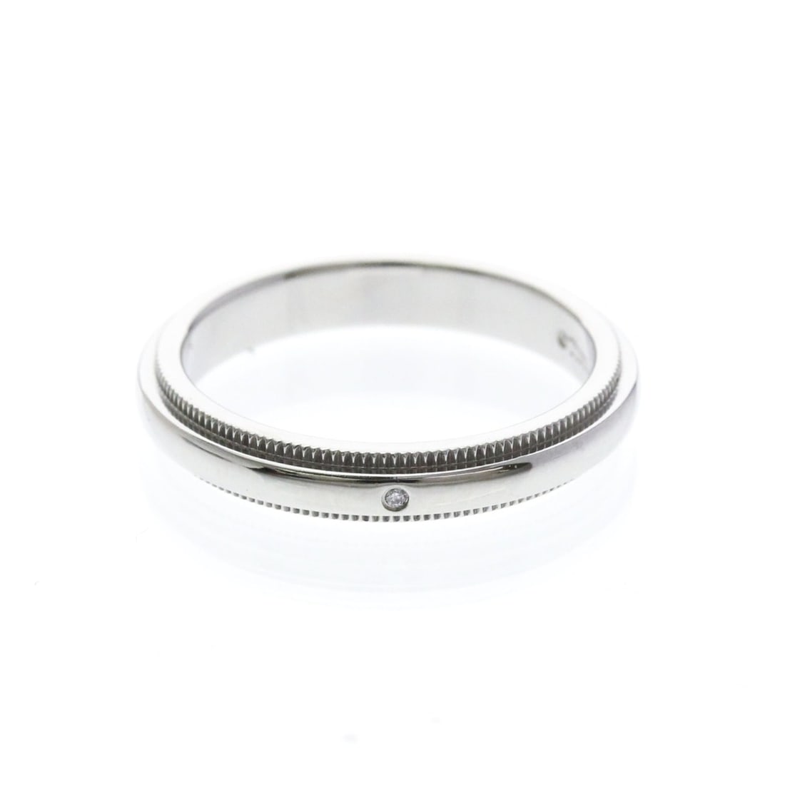 Tiffany Milgrain Ring With 1 Diamond Platinum Fashion Diamond Band Ring Silver: --- Catalog ---Category: SizeWidth: 3mm / 0.12''Weight: 5.6g / 0.19oz.JP Size: 11US Size: 6Category: DesignType: Band ringColor: SilverMetal: PlatinumStone: DiamondStyle: FashionGender: Women,MenMater