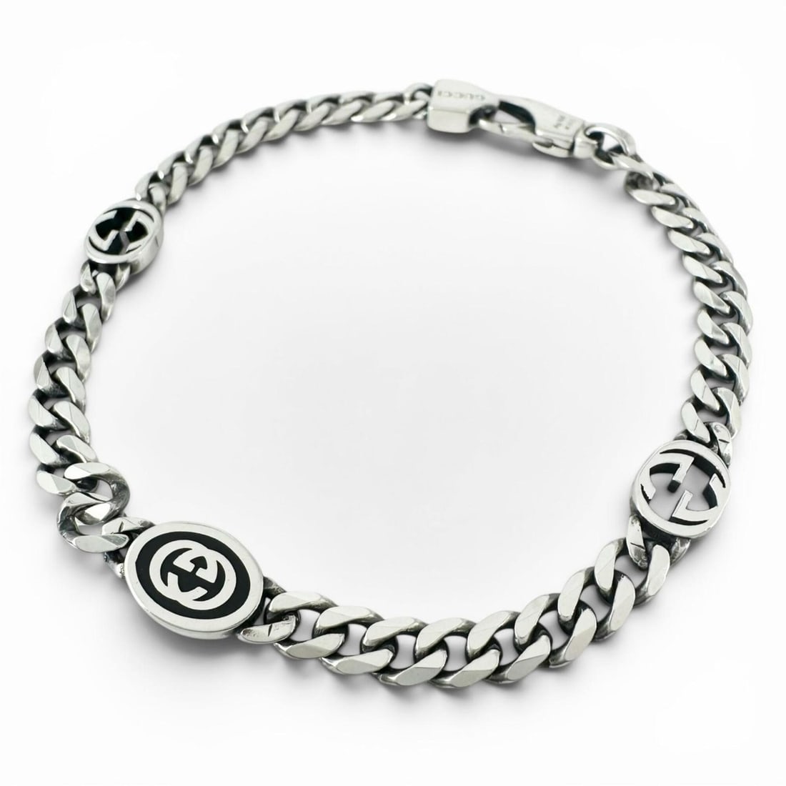GUCCI 678660 Interlocking G Chain Bracelet, Current Model, AG925 Silver, 17cm, Made in Italy, Weight: --- Catalog ---Category: SizeLength: 17cm / 6.69''Category: DesignType: Charm braceletColor: SilverGender: WomenMaterial: Silver 925Category: GeneralMPN: 678660Brand: GucciCountry of Origin: Italy--- 
