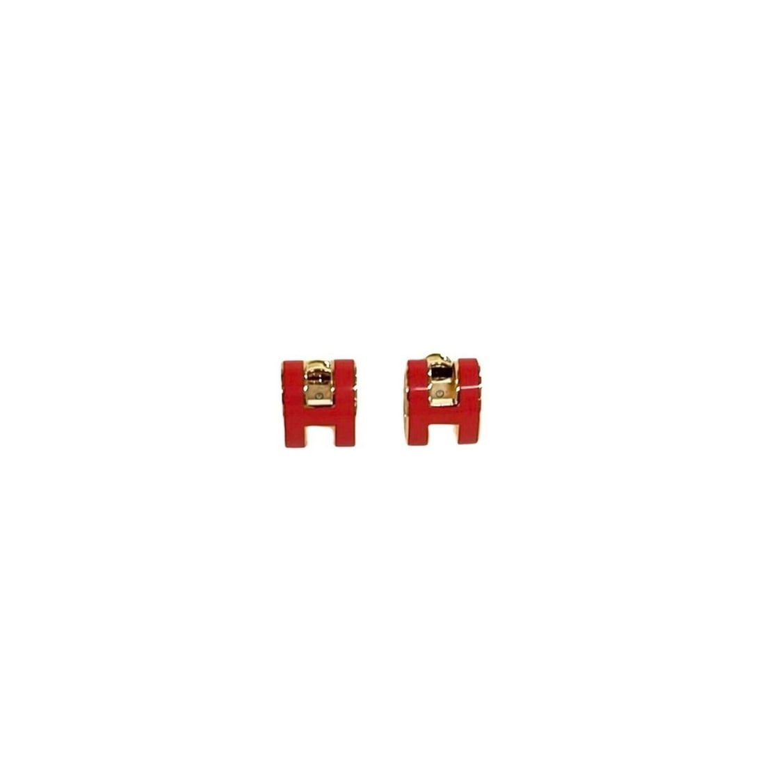 HERMES Mini Pop H Logo Motif Earrings GP Gold Rouge Vif 25679: --- Catalog ---Category: SizeSize (HxWxD): 10.00mm x 11.00mm / 0.39'' x 0.43''Category: DesignType: Stud earringsColor: Gold, Red colorGender: WomenMaterial: Gold platingCategory: GeneralBrand: Hermes