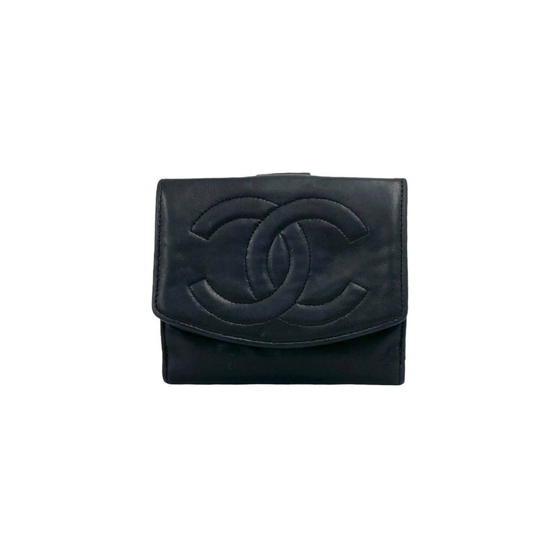 CHANEL Vintage Coco Mark Lambskin Leather Bi-fold Wallet, Black, 43109: --- Catalog ---Category: SizeSize (HxWxD): 9.5cm x 11.5cm x 1.5cm / 3.74'' x 4.52'' x 0.59''Category: DesignType: Wallet (bi-fold)Color: BlackGender: WomenMaterial: Leather Leather/Fur Type: LambskinC