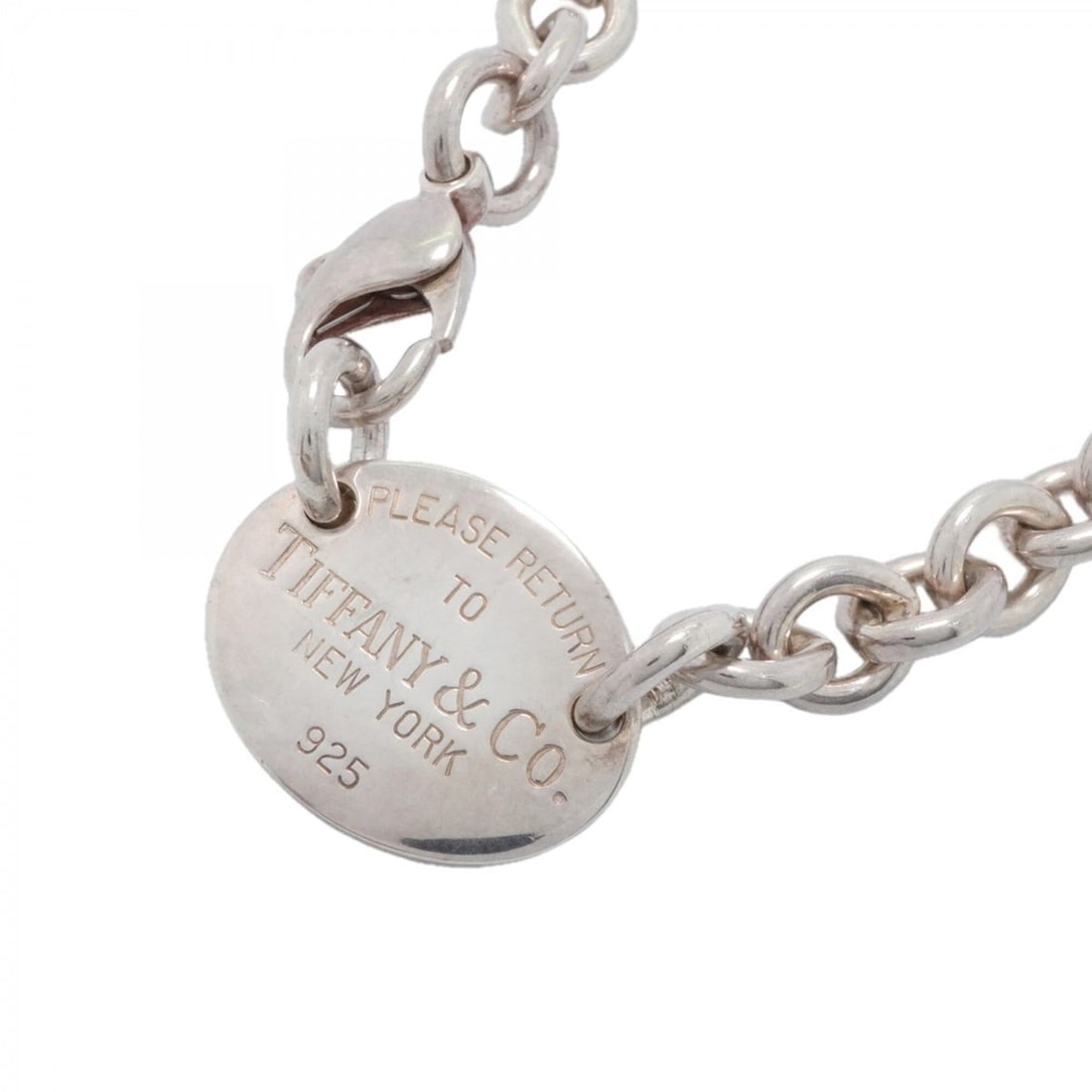 Tiffany & Co. Return to Oval Sterling Silver Necklace for Women: --- Catalog ---Category: SizePendant Size: 17.8mm x 22.5mm / 0.7'' x 0.88''Neck Circumference: 38 cm / 14.96''Category: DesignGender: WomenMaterial: Silver 925Necklace Type: NecklaceCategory: GeneralB