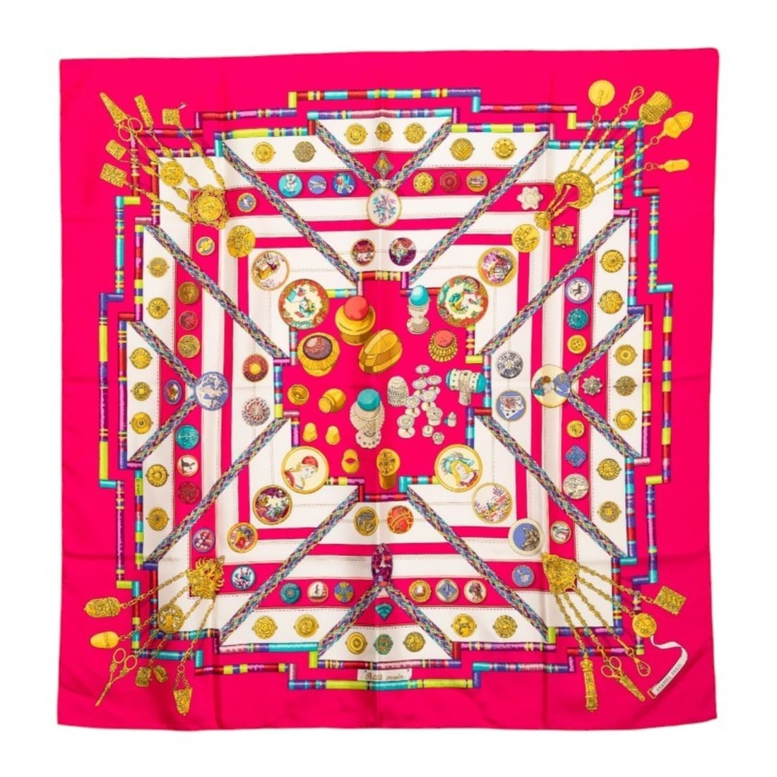 Hermes Carre 90 Petite main (Sewnist) Scarf/Muffler, Pink and White Silk, Women's.: --- Catalog ---Category: SizeSize (LxW): 88.5cm x 86.5cm / 34.84'' x 34.05''Category: DesignType: ScarfColor: Pink, WhiteGender: WomenMaterial: Silk Category: GeneralBrand: Hermes--- Item List ---Sect