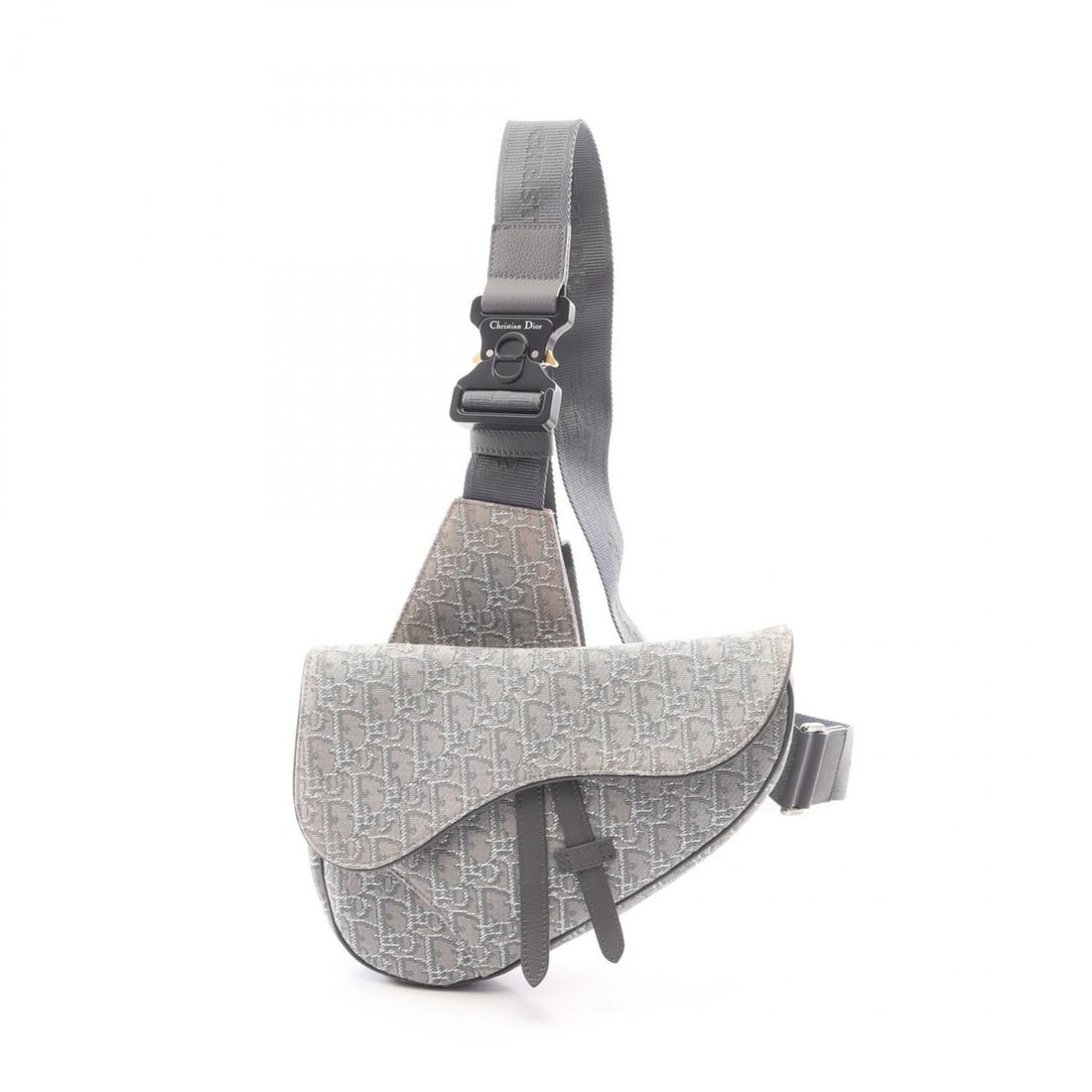 Christian Dior SADDLE bag, oblique waist body handbag, canvas and leather, women's, gray.: --- Catalog ---Category: SizeSize (HxWxD): 17cm x 26.5cm x 4cm / 6.69'' x 10.43'' x 1.57''Category: DesignType: Fanny pack, Handbag, Saddle bagColor: GrayGender: WomenMaterial: Canvas , Leather Catego