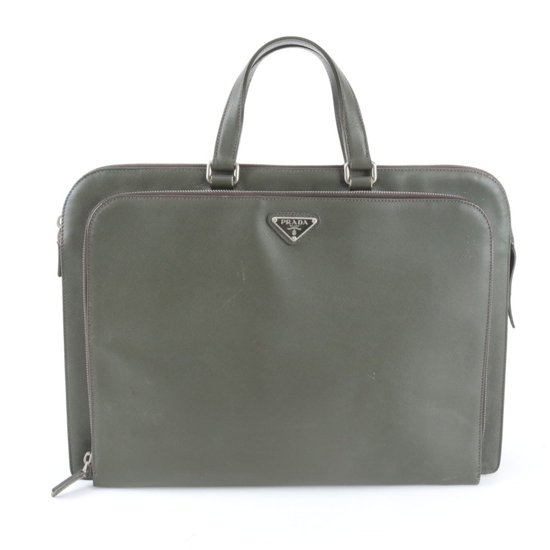 Excellent condition Prada Saffiano leather handbag/briefcase with triangle logo for men.: --- Catalog ---Category: SizeSize (HxWxD): 29cm x 40cm x 9cm / 11.41'' x 15.74'' x 3.54''Handle Length: 29cm / 11.41''Category: DesignType: Briefcase, HandbagColor: KhakiGender: MenMaterial: Leather C