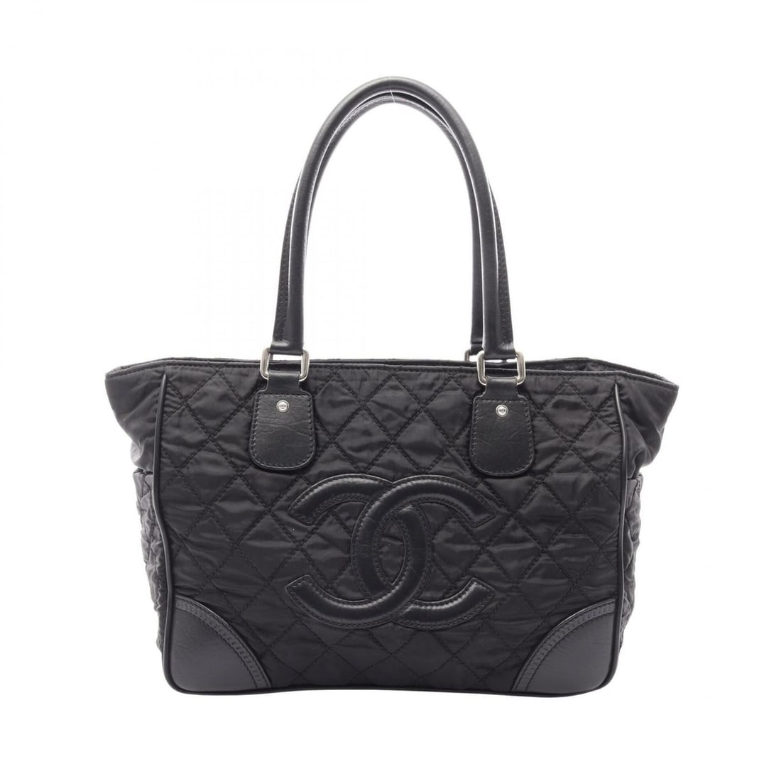Chanel Paris New York Line Tote Bag Handbag Nylon Leather Women's Black A33100: --- Catalog ---Category: SizeSize (HxWxD): 26cm x 33cm x 14cm / 10.23'' x 12.99'' x 5.51''Category: DesignType: Handbag, Tote bagColor: BlackGender: WomenMaterial: Nylon , Leather Hardware Color: Silv