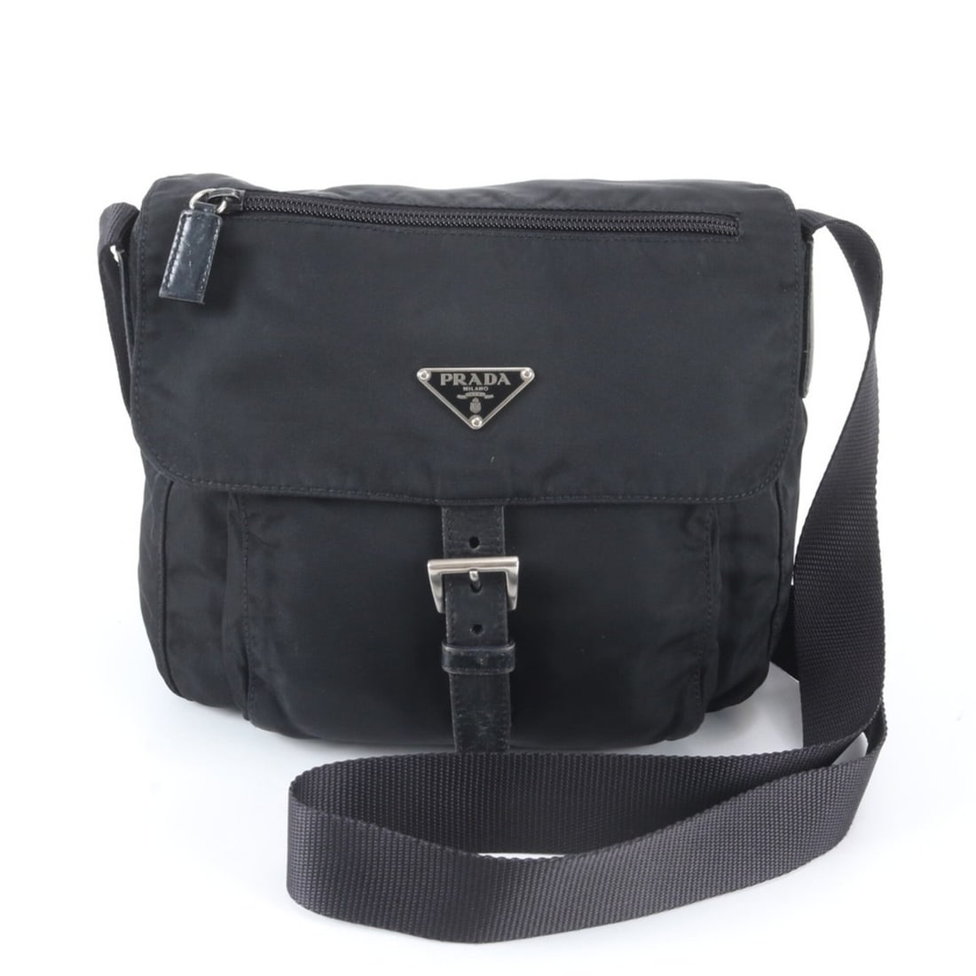 Excellent condition Prada Tessuto nylon shoulder bag with triangle logo, crossbody messenger bag,: --- Catalog ---Category: SizeSize (HxWxD): 22cm x 21cm x 10cm / 8.66'' x 8.26'' x 3.93''Strap Length: 140cm / 55.11''Category: DesignType: Shoulder bagColor: BlackGender: MenMaterial: Nylon , Leather 