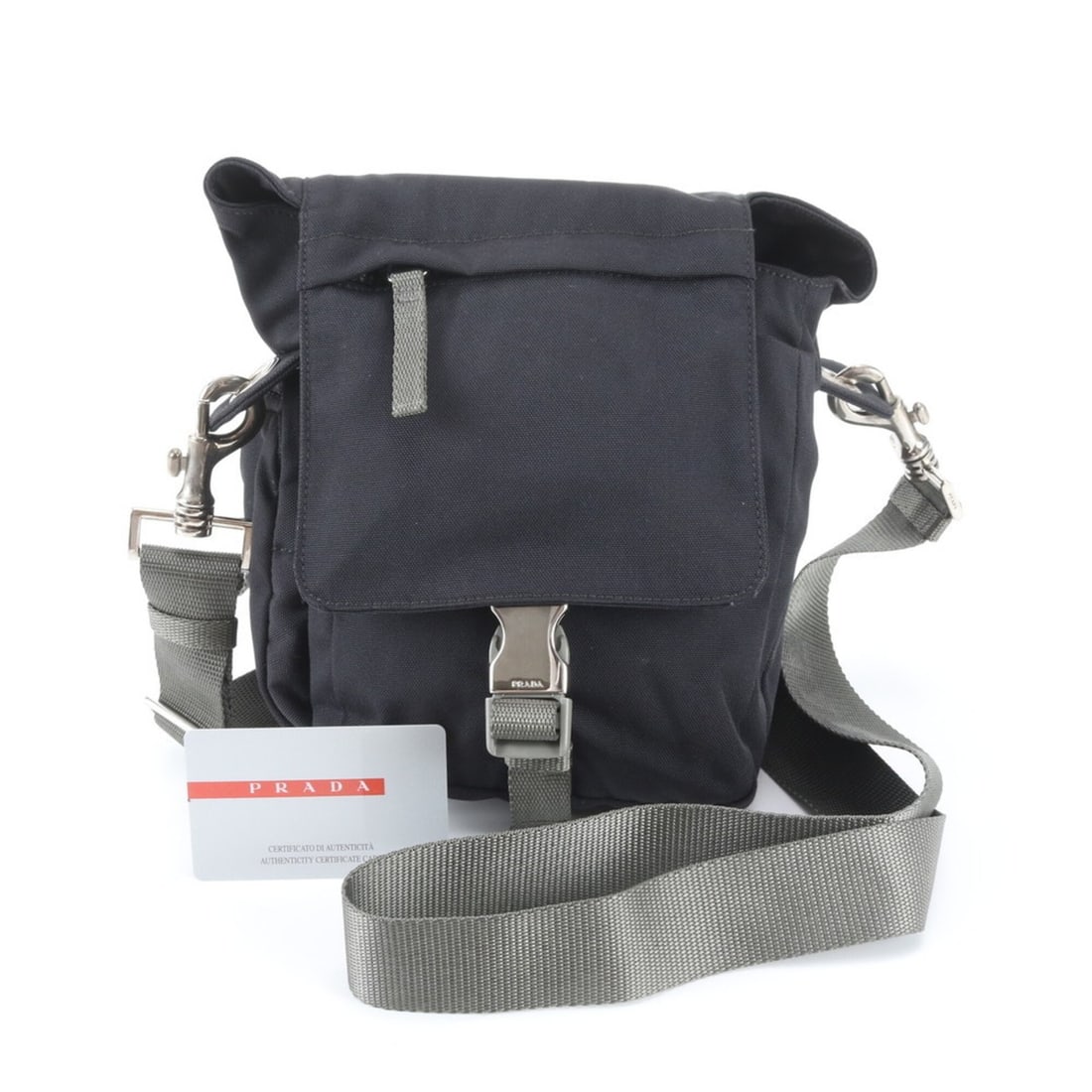 Pradasports Excellent condition Prada Sport 4V40 shoulder bag, crossbody messenger black, men's,: --- Catalog ---Category: SizeSize (HxWxD): 22cm x 13cm x 11cm / 8.66'' x 5.11'' x 4.33''Strap Length: 129cm / 50.78''Category: DesignType: Shoulder bagColor: BlackGender: MenCategory: GeneralBrand: Pr