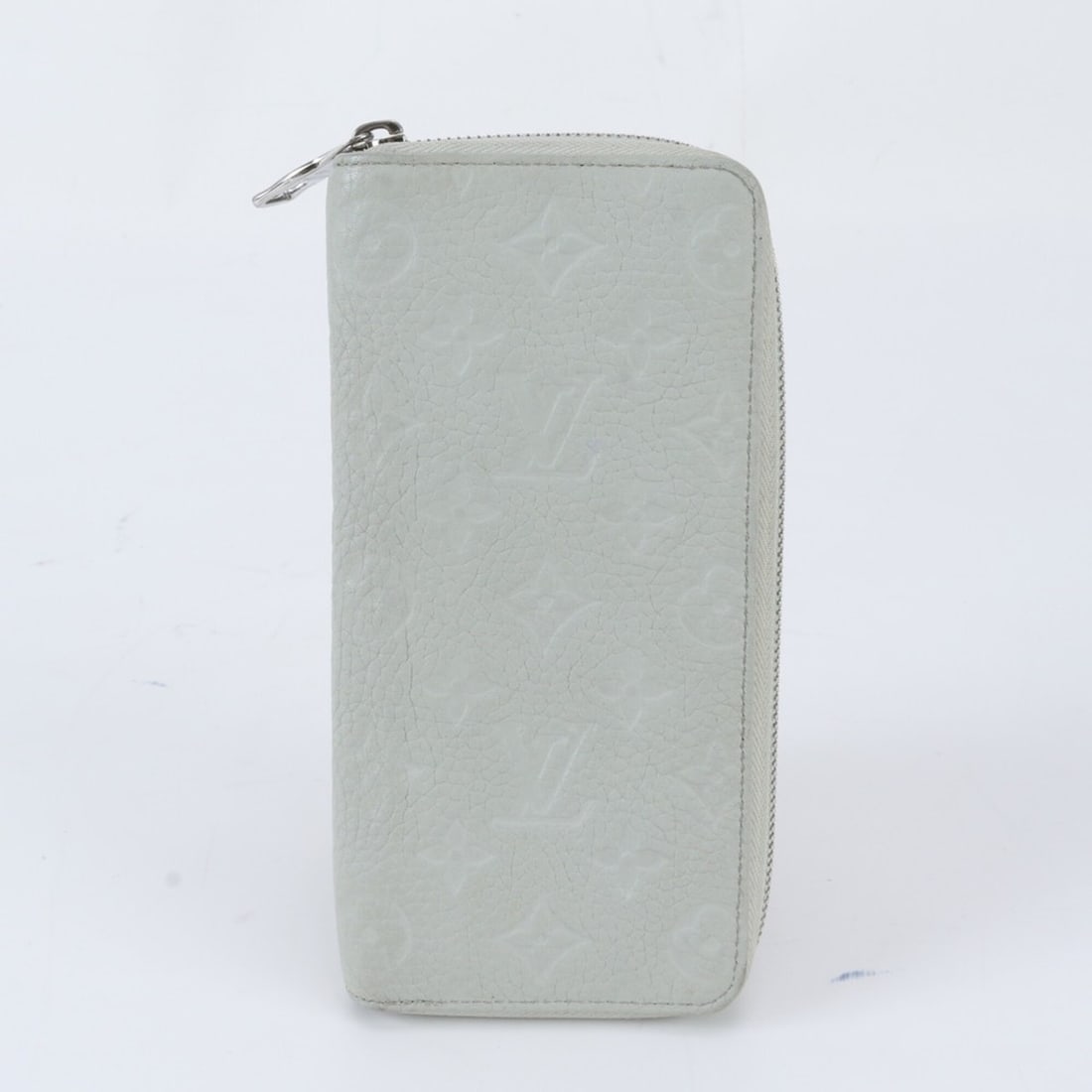 Louis Vuitton RFID-protected Taurillon Leather Monogram Zippy Wallet Vertical Long for Men: --- Catalog ---Category: SizeSize (HxWxD): 21cm x 10cm x 1cm / 8.26'' x 3.93'' x 0.39''Category: DesignType: Coin purse/coin caseColor: Ice blue, MonogramGender: MenMaterial: Leather Category: General