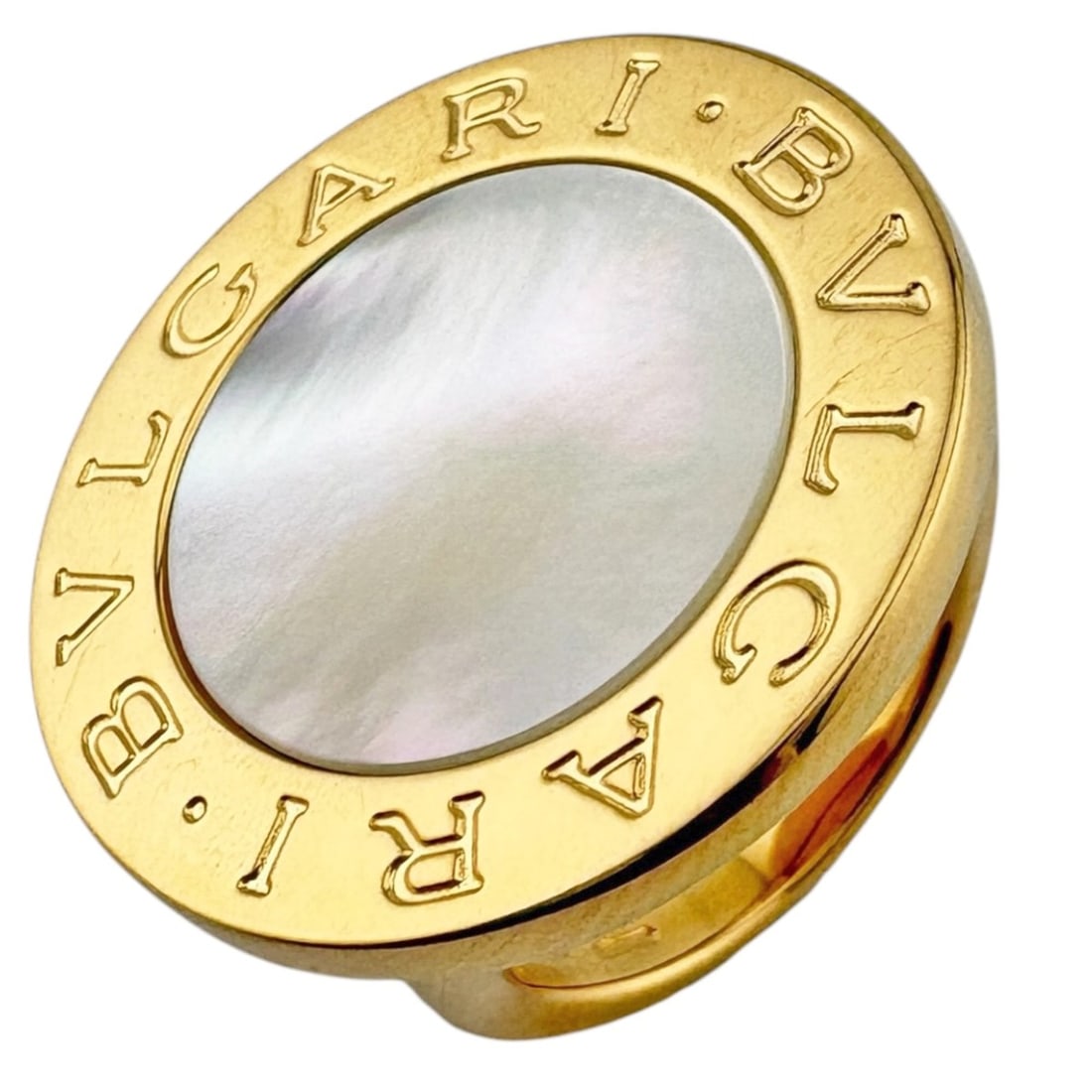 BVLGARI Ring, 1, 18K Yellow Gold, Mother of Pearl, Women's Ring: --- Catalog ---Category: SizeJP Size: 12.5US Size: 6.5Category: DesignType: Band ringGender: WomenMaterial: Yellow gold (18K)Category: GeneralBrand: BvlgariCountry of Origin: Italy--- Item List
