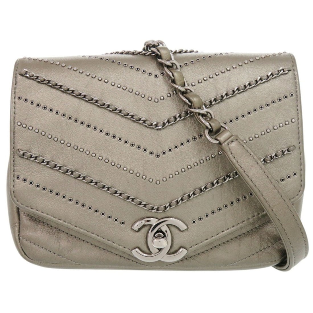 Chanel Chevron Coco Mark Leather Grey Chain Shoulder Bag (Serial Number 26-0243): --- Catalog ---Category: SizeSize (HxWxD): 14cm x 17.5cm x 4cm / 5.51'' x 6.88'' x 1.57''Category: DesignType: Shoulder bagColor: GrayGender: WomenMaterial: Leather Category: GeneralBrand: ChanelCount