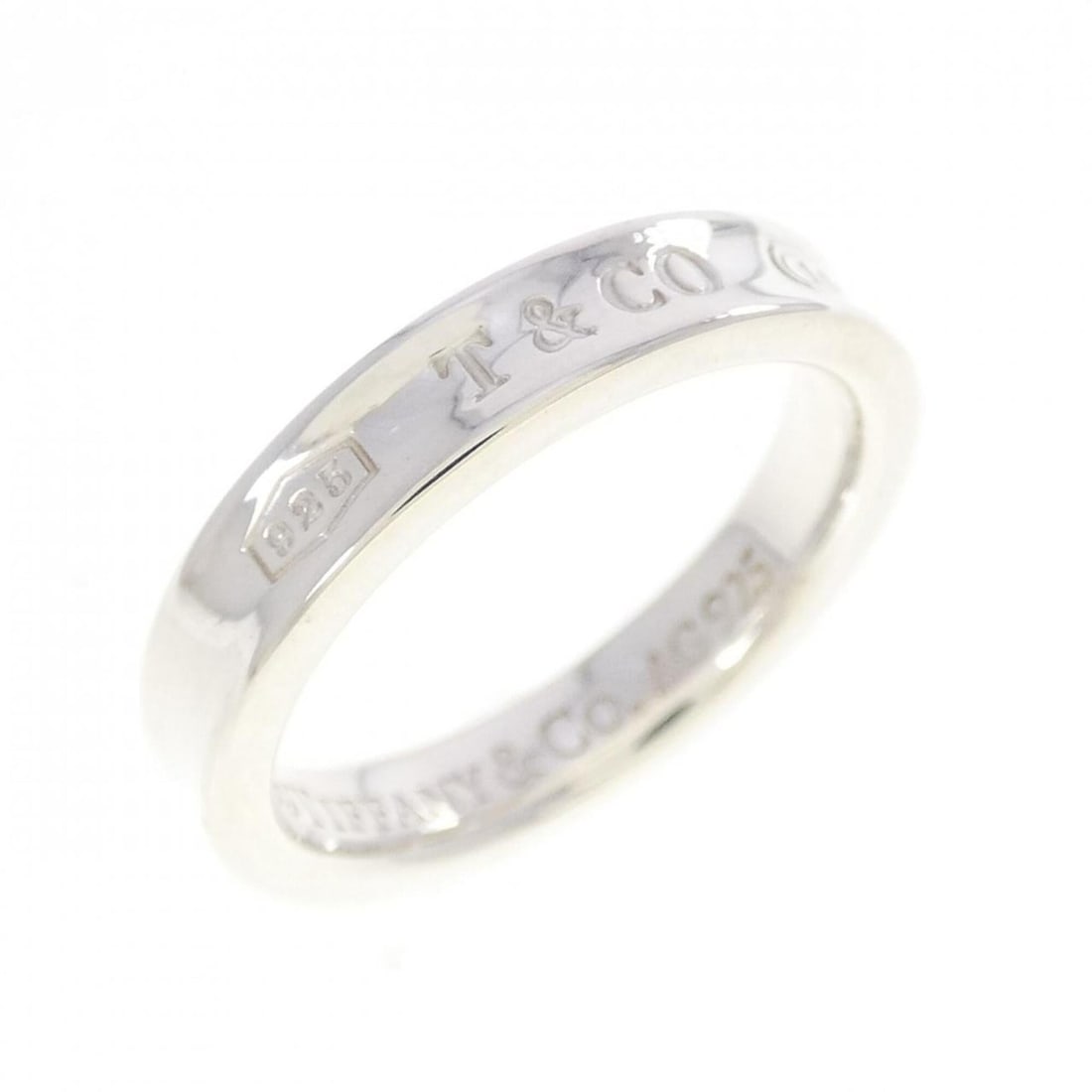 Tiffany & Co. 1837 Narrow Ring: --- Catalog ---Category: SizeWidth: 3.8mm / 0.15''Weight: 4.3g / 0.15oz.JP Size: 13.5US Size: 6.5Category: DesignType: Band ringGender: WomenMaterial: Silver 925Category: GeneralLine: 1837Brand: