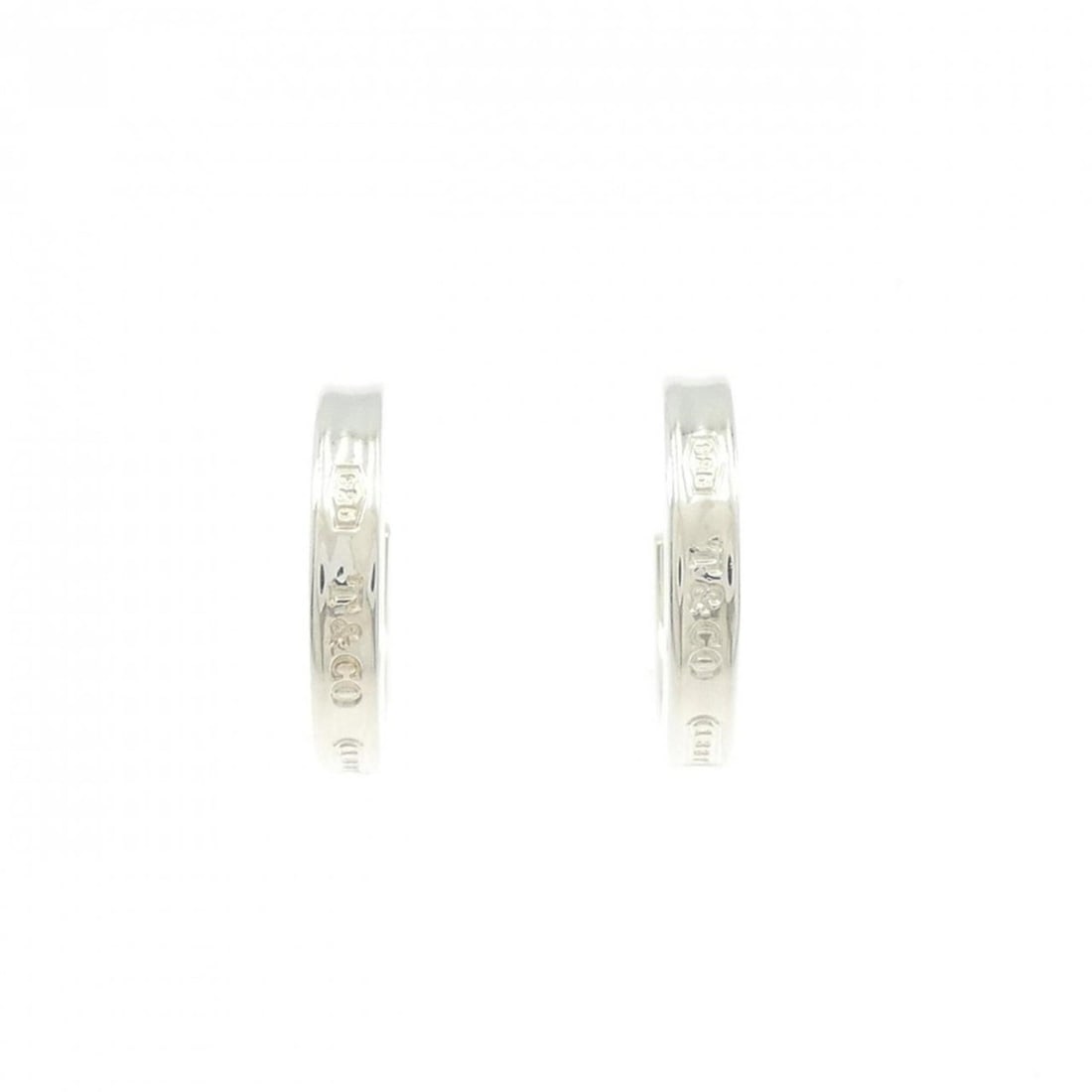 Tiffany & Co. 1837 Hoop Small Earrings: --- Catalog ---Category: SizeSize (HxWxD): 16.30mm x 3.00mm / 0.64'' x 0.12''Category: DesignType: Stud earringsGender: WomenMaterial: Silver 925Category: GeneralMPN: 60013224Brand: Tiffany--- Item Li