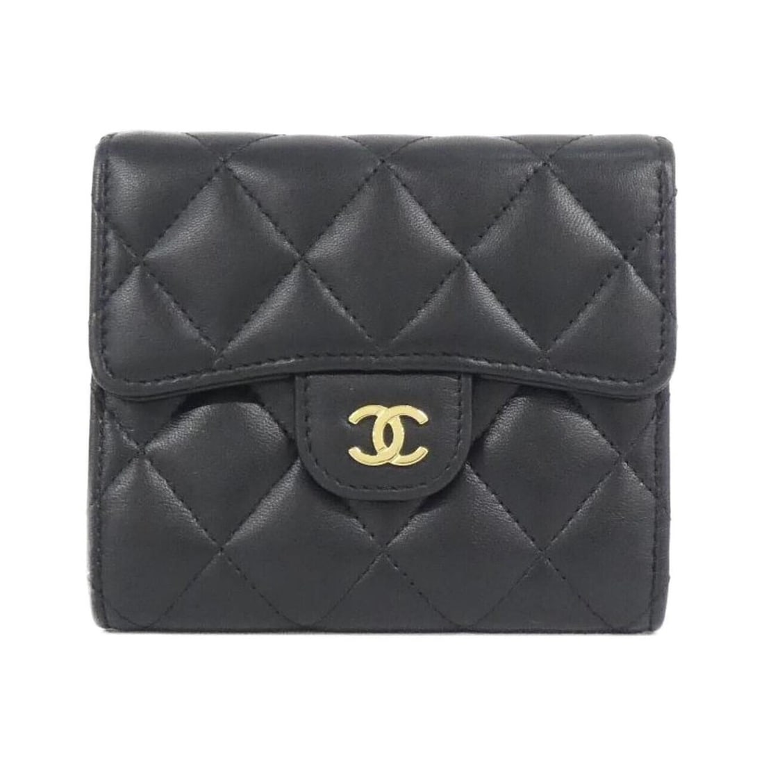 Chanel Timeless Classic Line AP0231 Wallet: --- Catalog ---Category: SizeSize (HxWxD): 11cm x 12cm x 2cm / 4.33'' x 4.72'' x 0.78''Category: DesignType: Wallet (tri-fold)Color: Black, BordeauxGender: WomenMaterial: Leather Leather/Fur Type: Lam