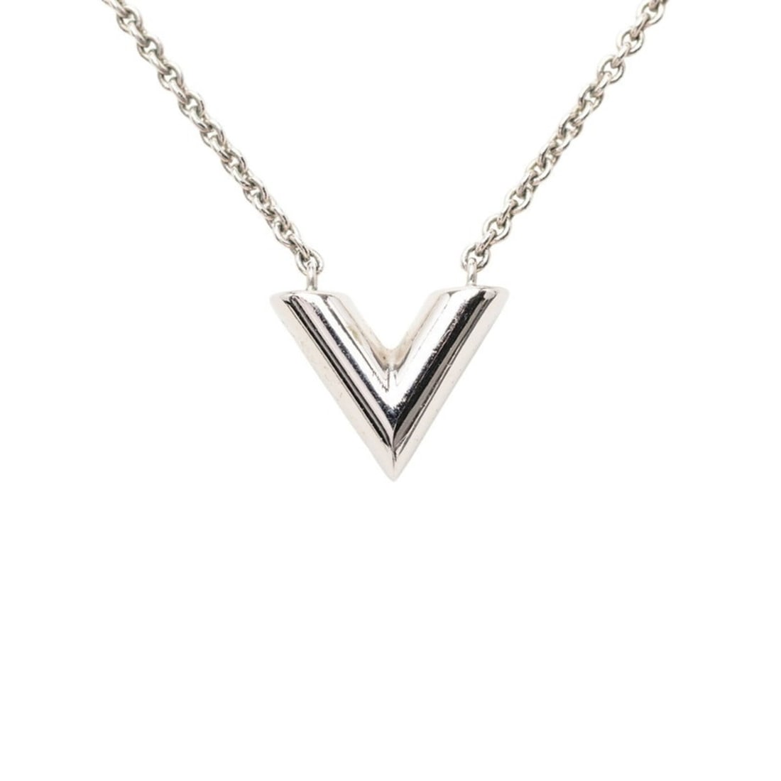 Louis Vuitton Essential V Necklace M63197 Silver Metal Women's LOUIS VUITTON: --- Catalog ---Category: SizePendant Size: 15.3mm x 16.1mm / 0.6'' x 0.63''Neck Circumference: 46 cm / 18.11''Category: DesignColor: SilverGender: WomenMaterial: MetalNecklace Type: NecklaceCategory: 