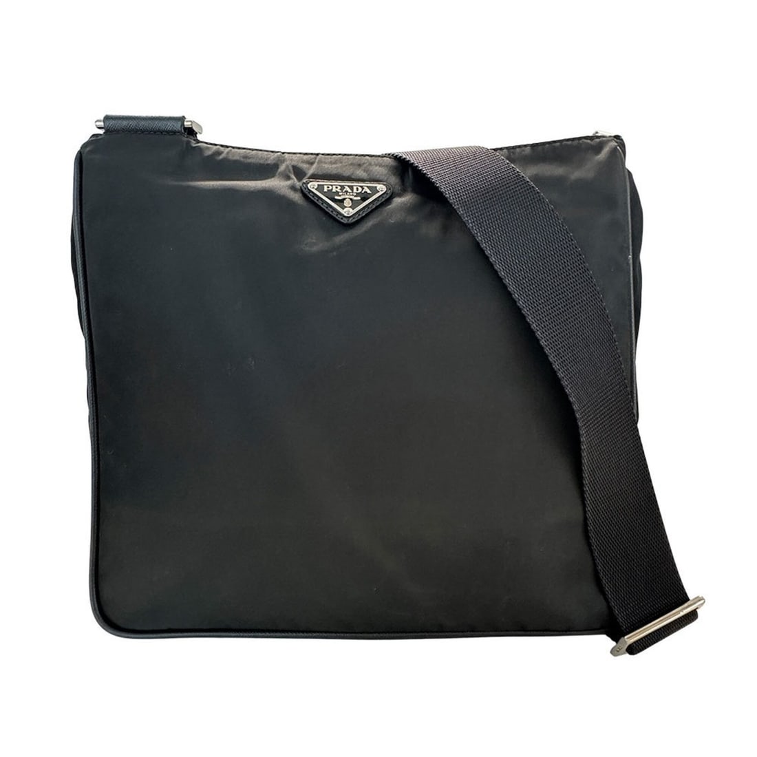Prada PRADA handbag for men, brand name shoulder bag, nylon, black, cross-body, black.: --- Catalog ---Category: SizeSize (HxWxD): 25cm x 27cm x 7.5cm / 9.84'' x 10.62'' x 2.95''Category: DesignType: Shoulder bagColor: BlackGender: MenMaterial: Nylon Category: GeneralBrand: PradaCountry 