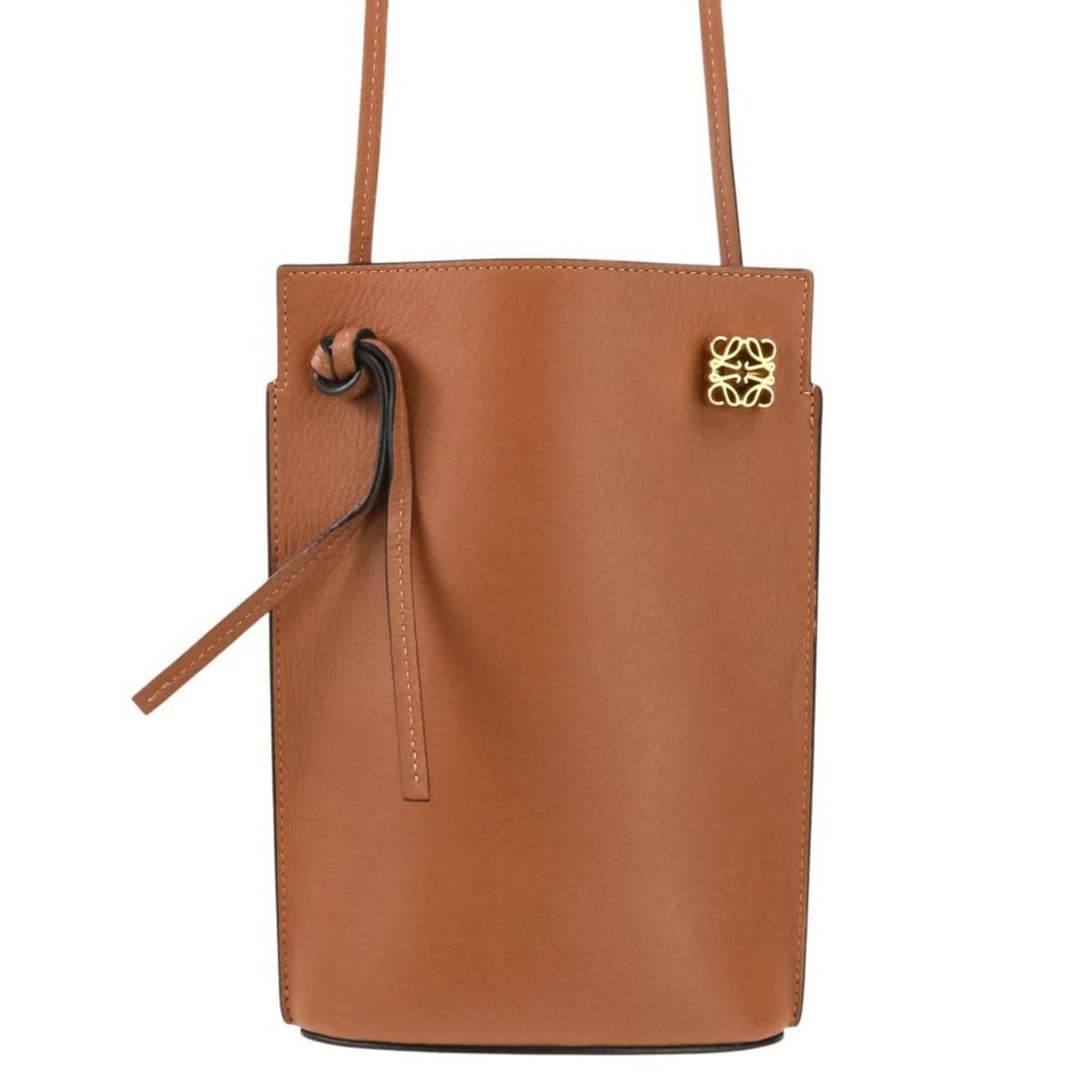 LOEWE Anagram Dice Pocket Leather Shoulder Bag 062304 Brown Women's: --- Catalog ---Category: SizeSize (HxWxD): 20.5cm x 15cm x 4.5cm / 8.07'' x 5.9'' x 1.77''Category: DesignType: Shoulder bagColor: BrownGender: WomenCategory: GeneralMPN: 062304Brand: Loewe--- Item Li