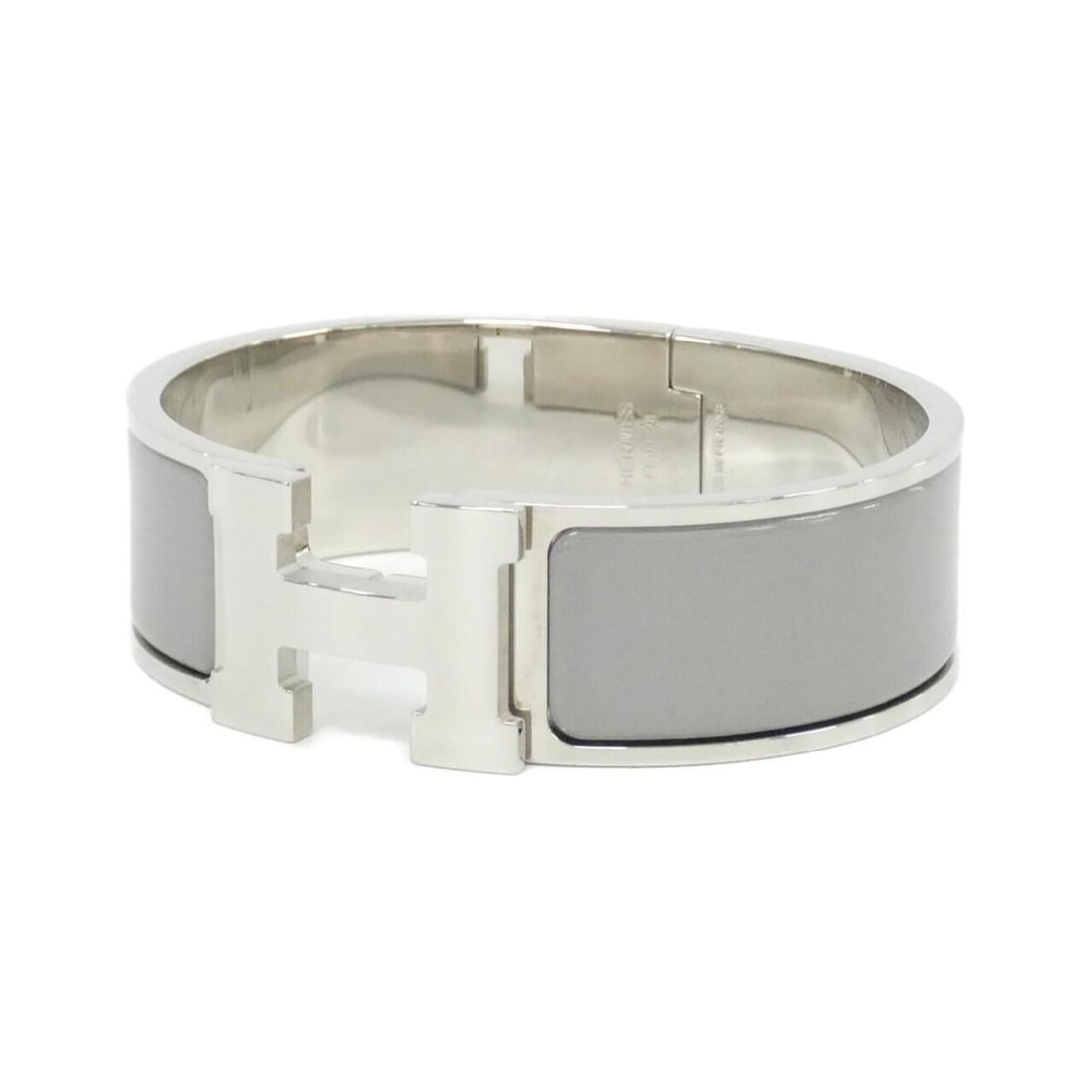 Hermes Clic Clac H PM 300001FP Bracelet: --- Catalog ---Category: SizeLength: 18cm / 7.08''Category: DesignType: Charm braceletColor: Gray, SilverGender: Women,MenCategory: GeneralMPN: 300001FPBrand: Hermes--- Item List ---Section: Condition