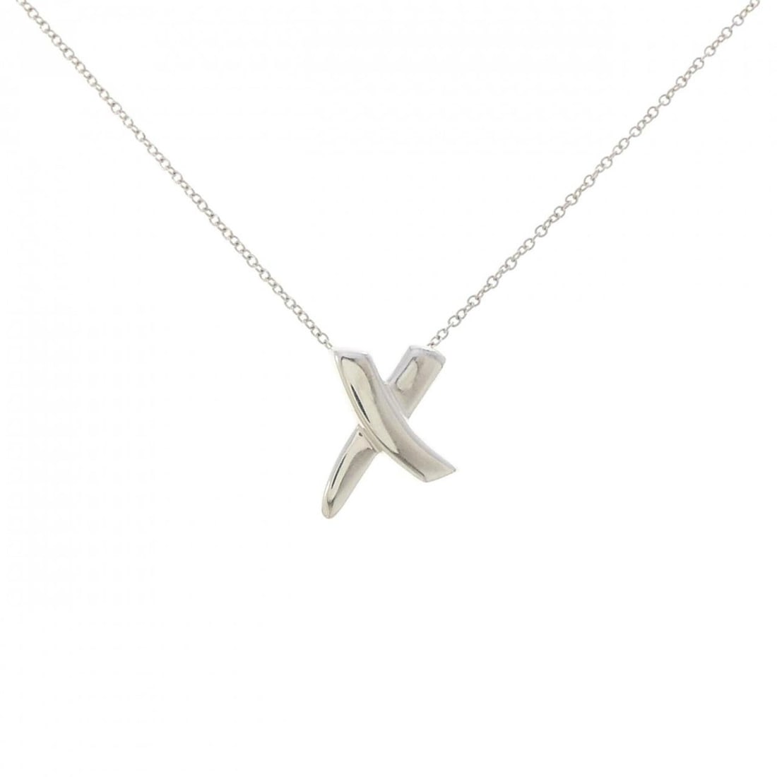 Tiffany Kiss Necklace: --- Catalog ---Category: SizeWidth: 1.1mm / 0.04''Weight: 2.6g / 0.09oz.Pendant Size: 14.8mm x 11.7mm / 0.58'' x 0.46''Neck Circumference: 42 cm / 16.53''Category: DesignGender: WomenMaterial: Silver 