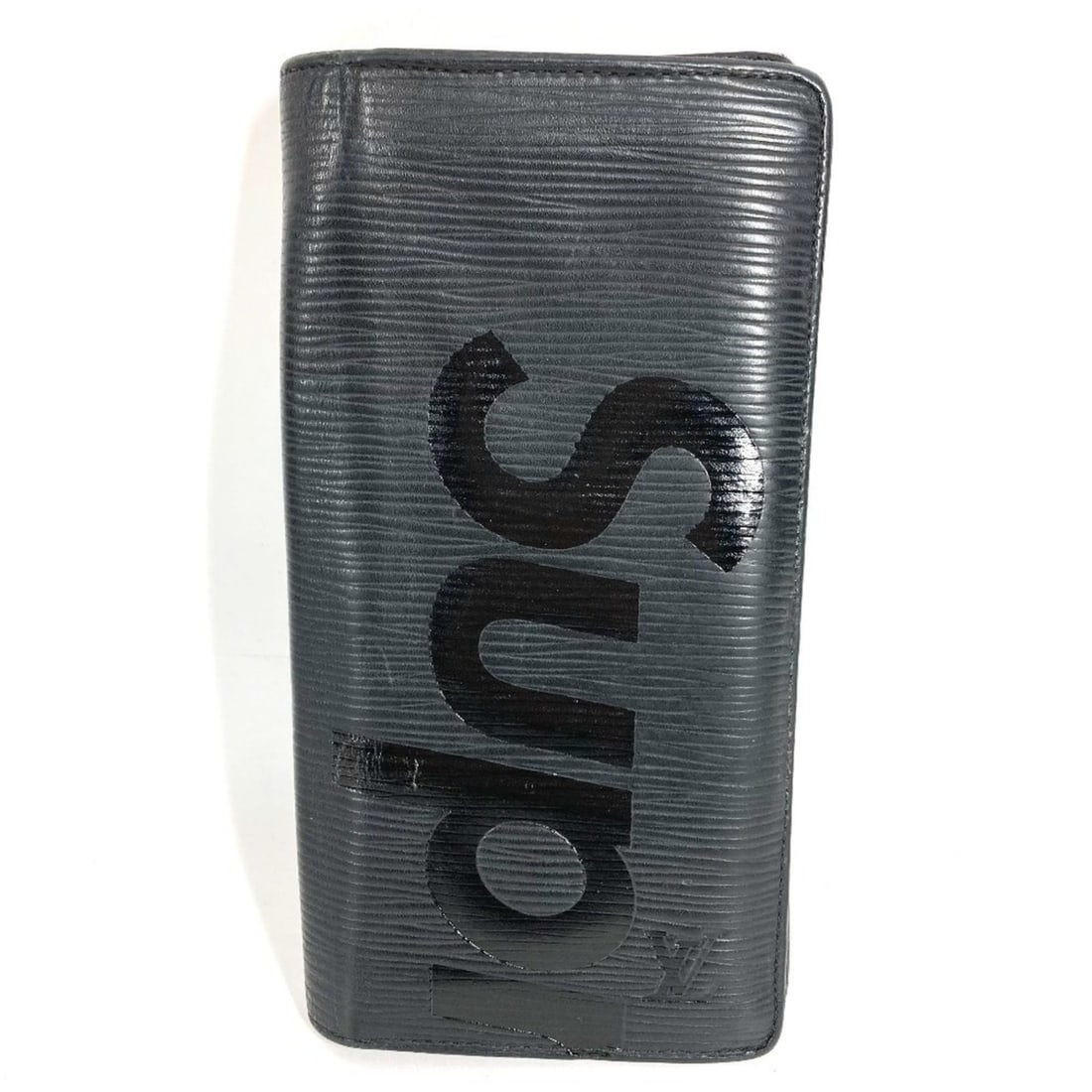 LOUIS VUITTON M67721 Epi Supreme Collaboration Portefeuille Brazza Bi-fold Long Wallet, Leather,: --- Catalog ---Category: SizeSize (HxWxD): 19cm x 9.5cm / 7.48'' x 3.74''Category: DesignType: Long wallet (bi-fold)Color: Black, NoirGender: MenMaterial: Epi leather Category: GeneralBrand: Louis Vui