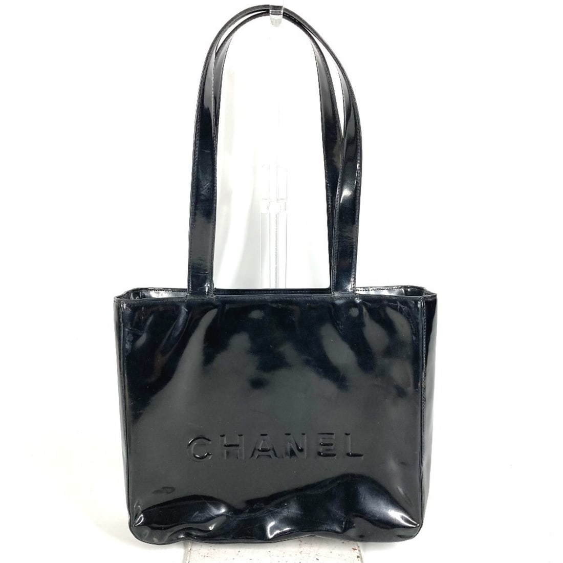 CHANEL Vintage Logo Bag, Shoulder Tote Enamel, Men's, Women's, Black: --- Catalog ---Category: SizeSize (HxWxD): 21cm x 24cm x 7cm / 8.26'' x 9.44'' x 2.75''Category: DesignType: Shoulder bag, Tote bagColor: BlackGender: Men,Women,UnisexSeason: VintageMaterial: Leather 